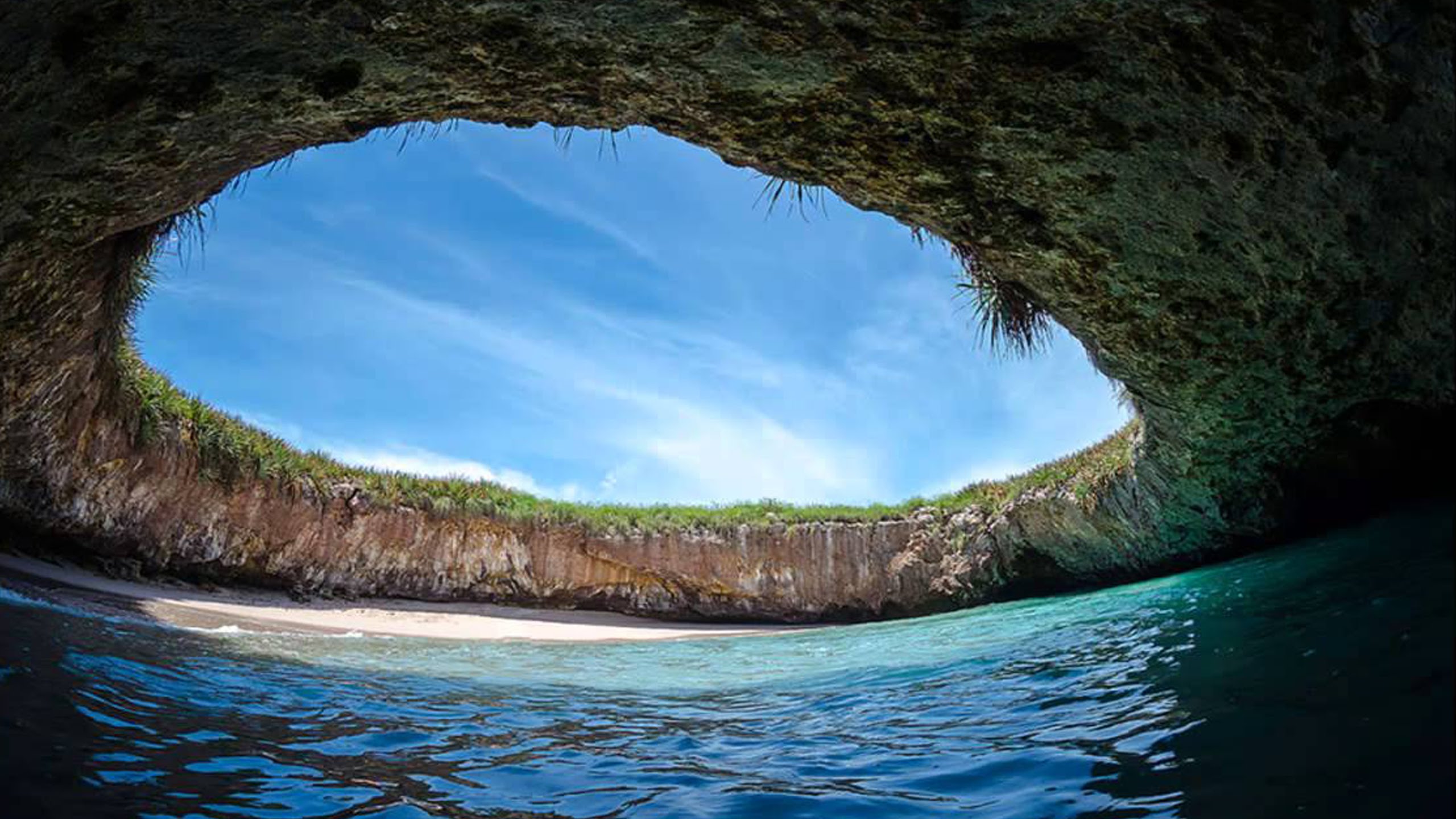 Самое красивое что есть на земле. Остров Мариета скрытый пляж. Плайя дель Амор Мексика пляж. Остров Мариета Мексика. Пляж любви на острове Мариета Мексика.