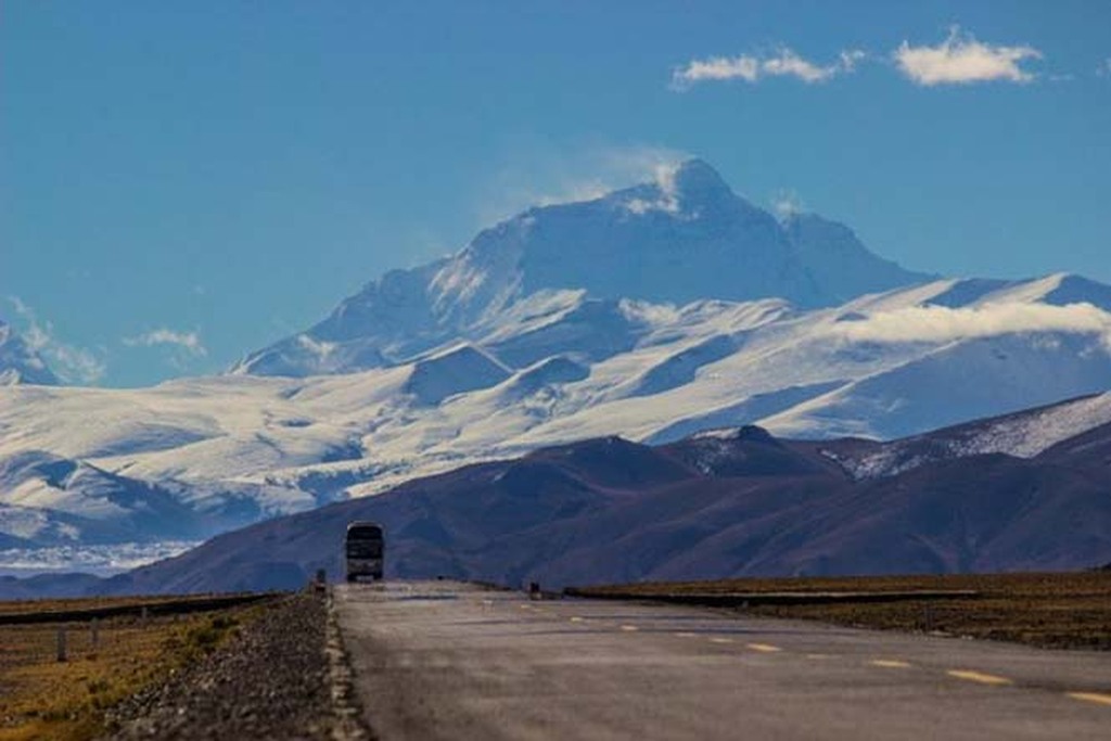 24 mountains. Гора Эверест. Хребет Махалангур-Химал. Гора джамалумба высота. Гора Эверест фото.