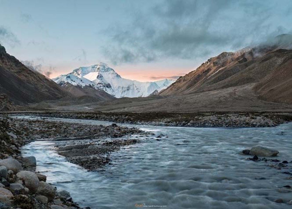 Highest point in the world Mount Everest - Image Abyss