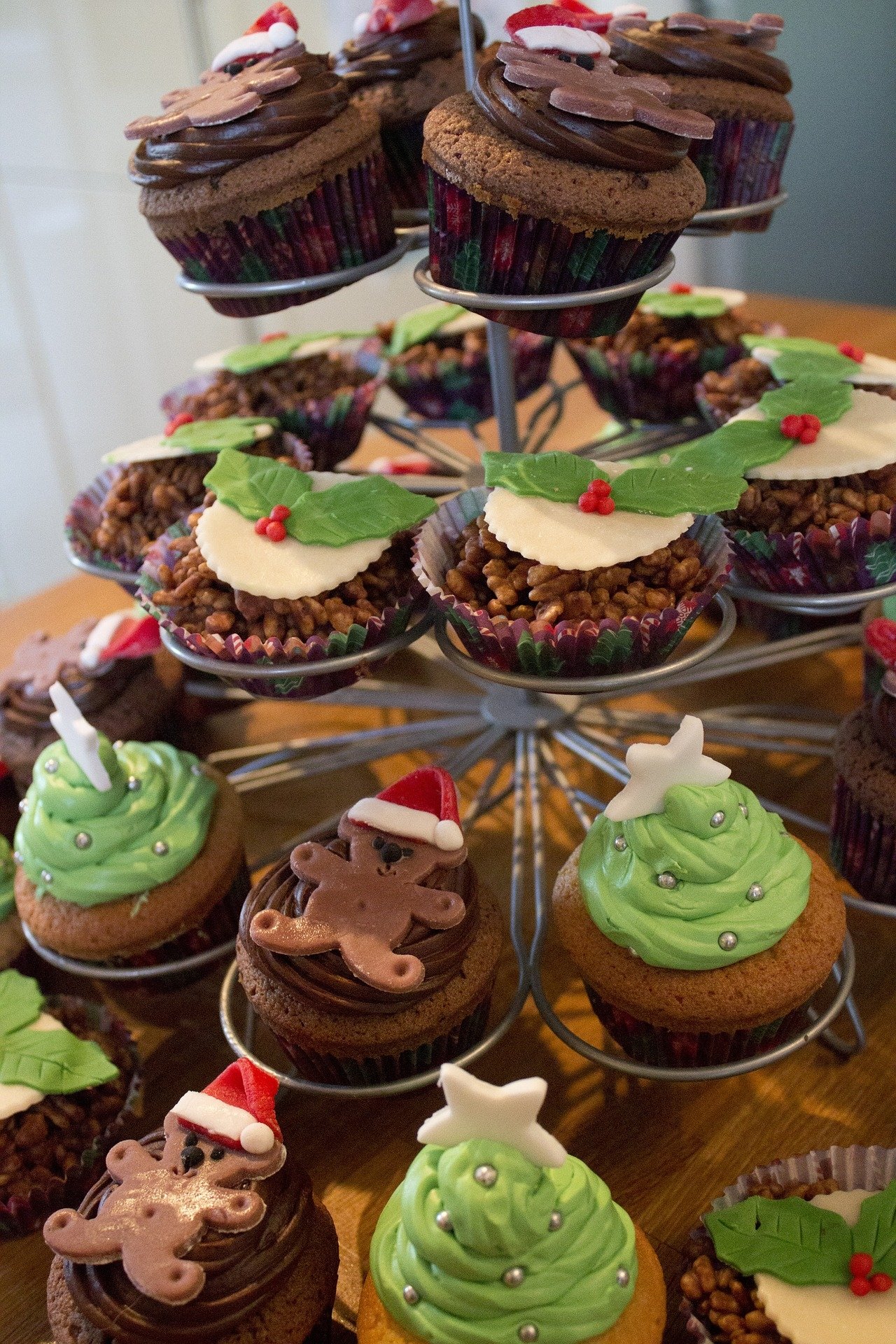 Christmas cupcakes and chocolate crackles by platinumportfolio