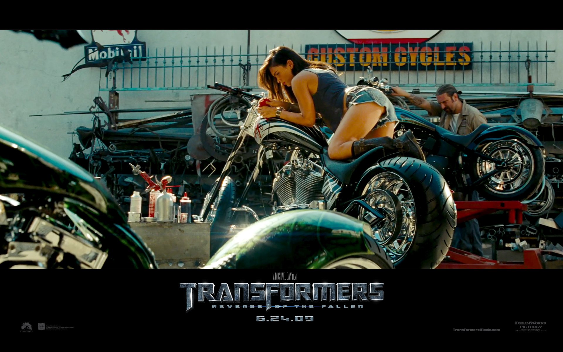 Megan Fox movie Transformers: Revenge of the Fallen Image