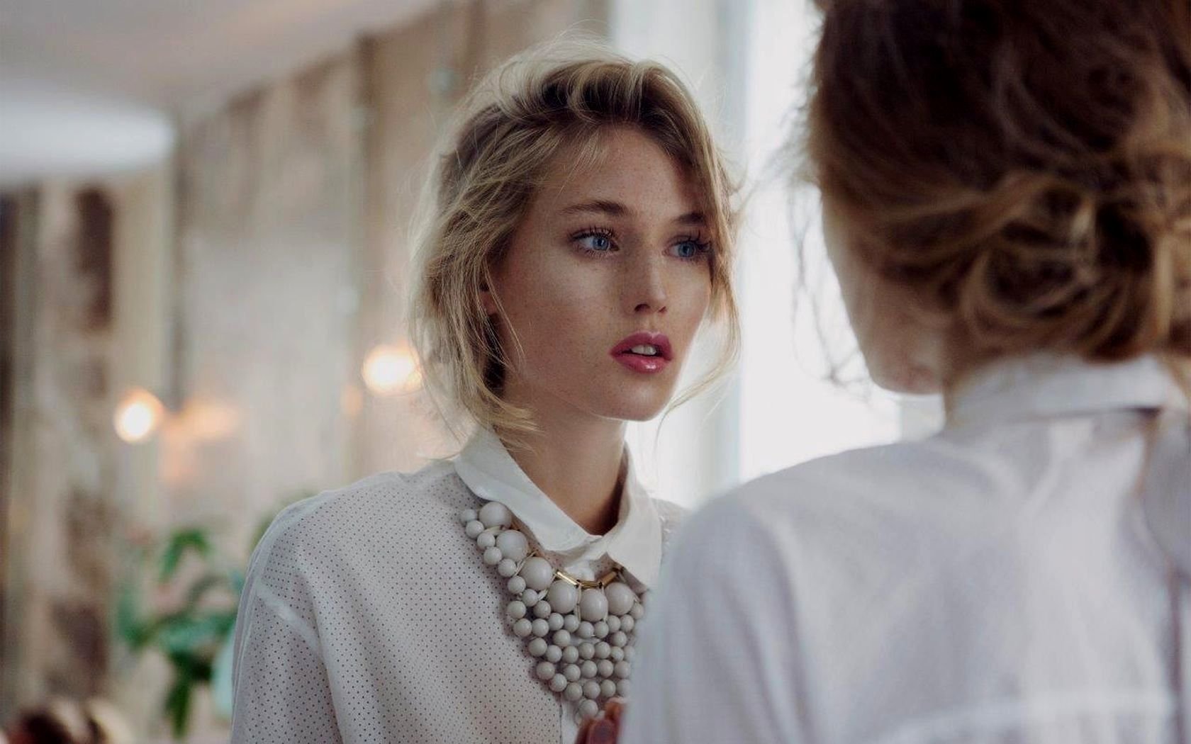 model fashion woman Philippine Urvois Image