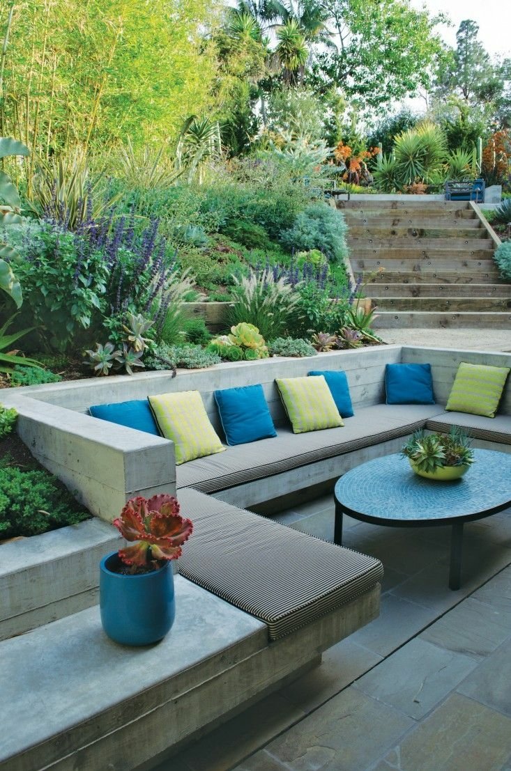  Retaining Wall Bench
