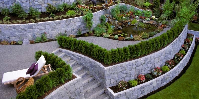  Retaining Wall With Garden