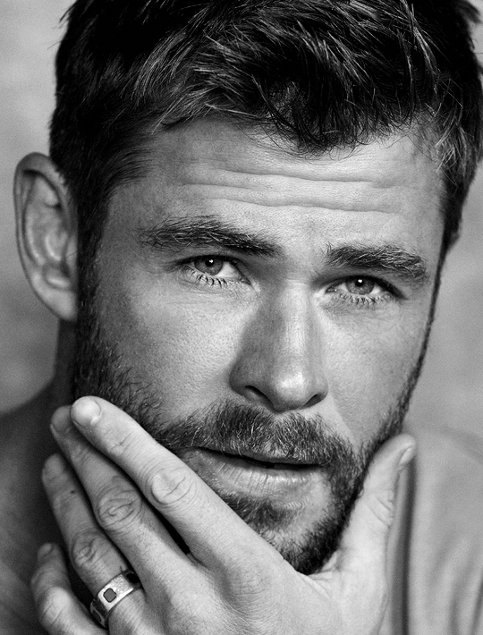 Celebrity Chris Hemsworth Image