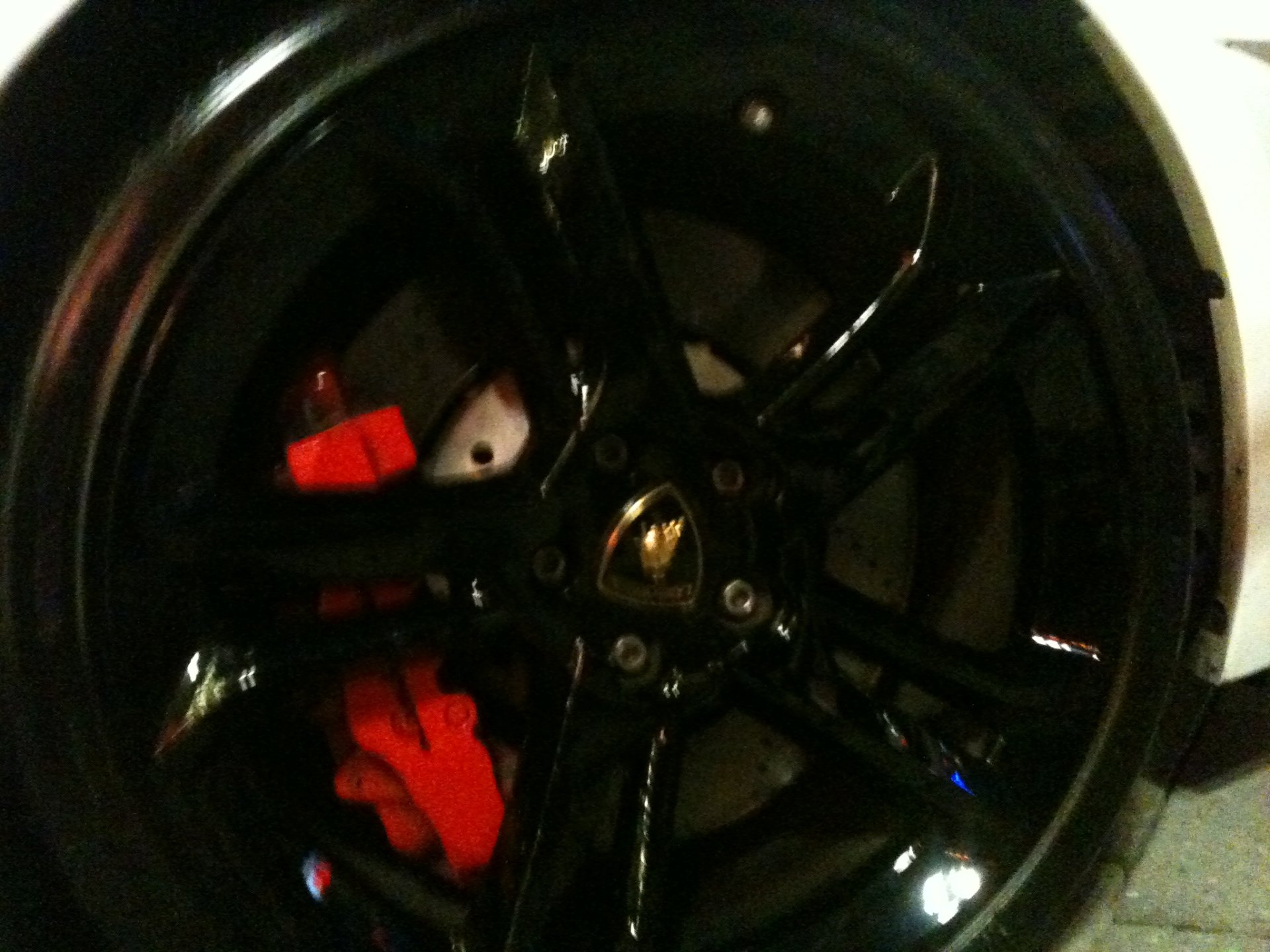 vehicle wheel Image