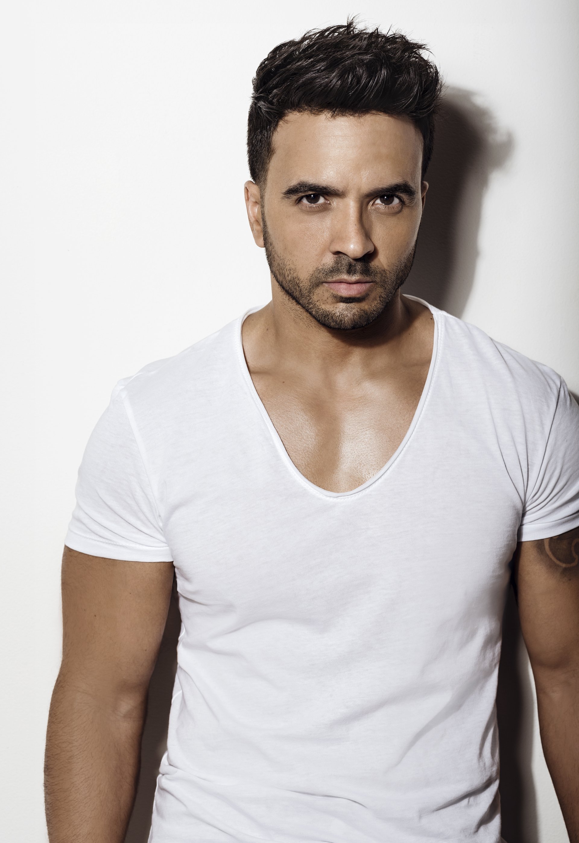 music Luis Fonsi actor portrait male Image