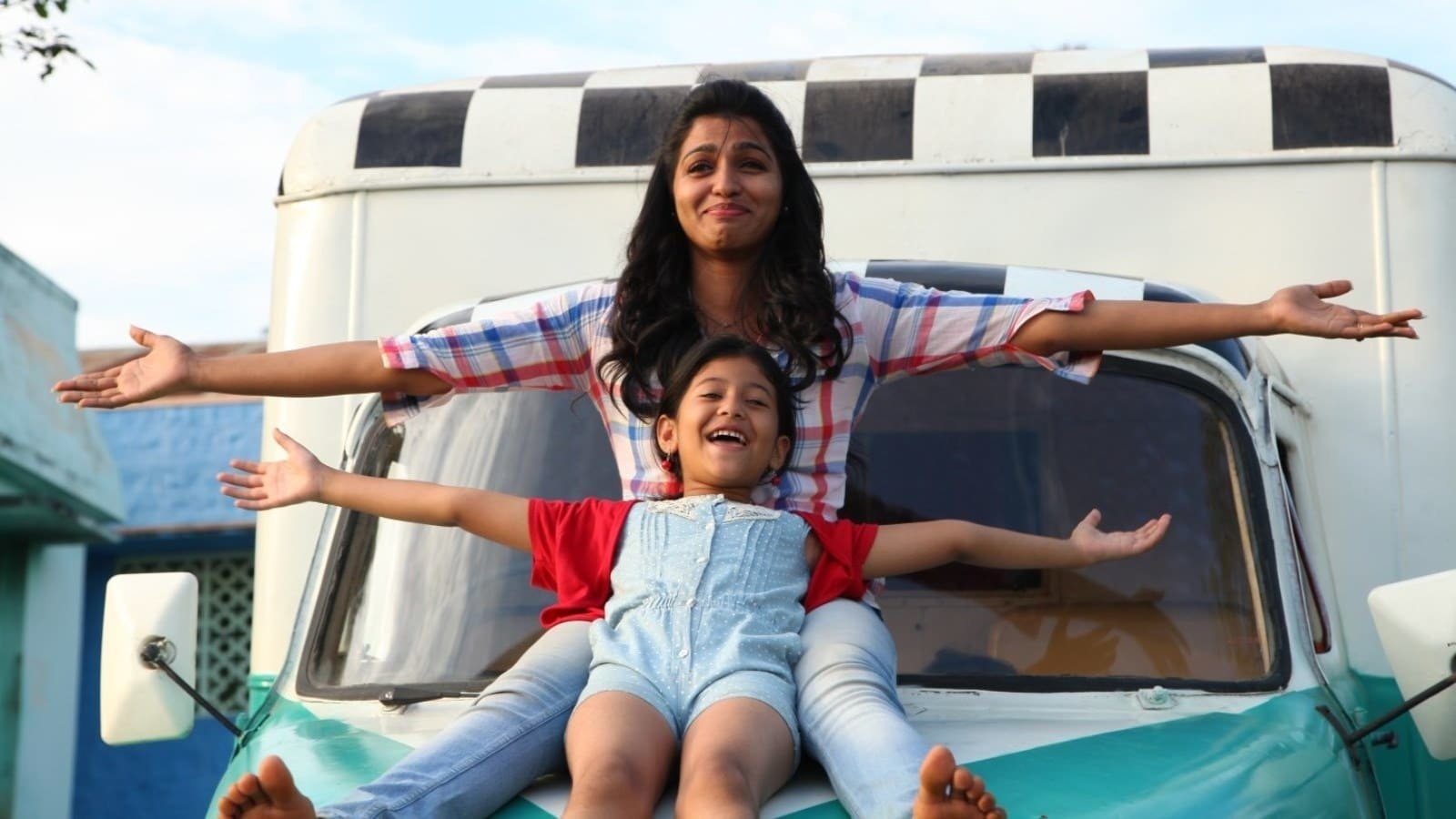 movie Kaathadi Image