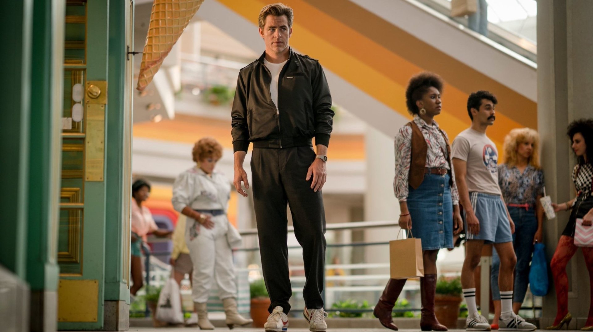 Download Steve Trevor Chris Pine Movie Wonder Woman 1984 Image