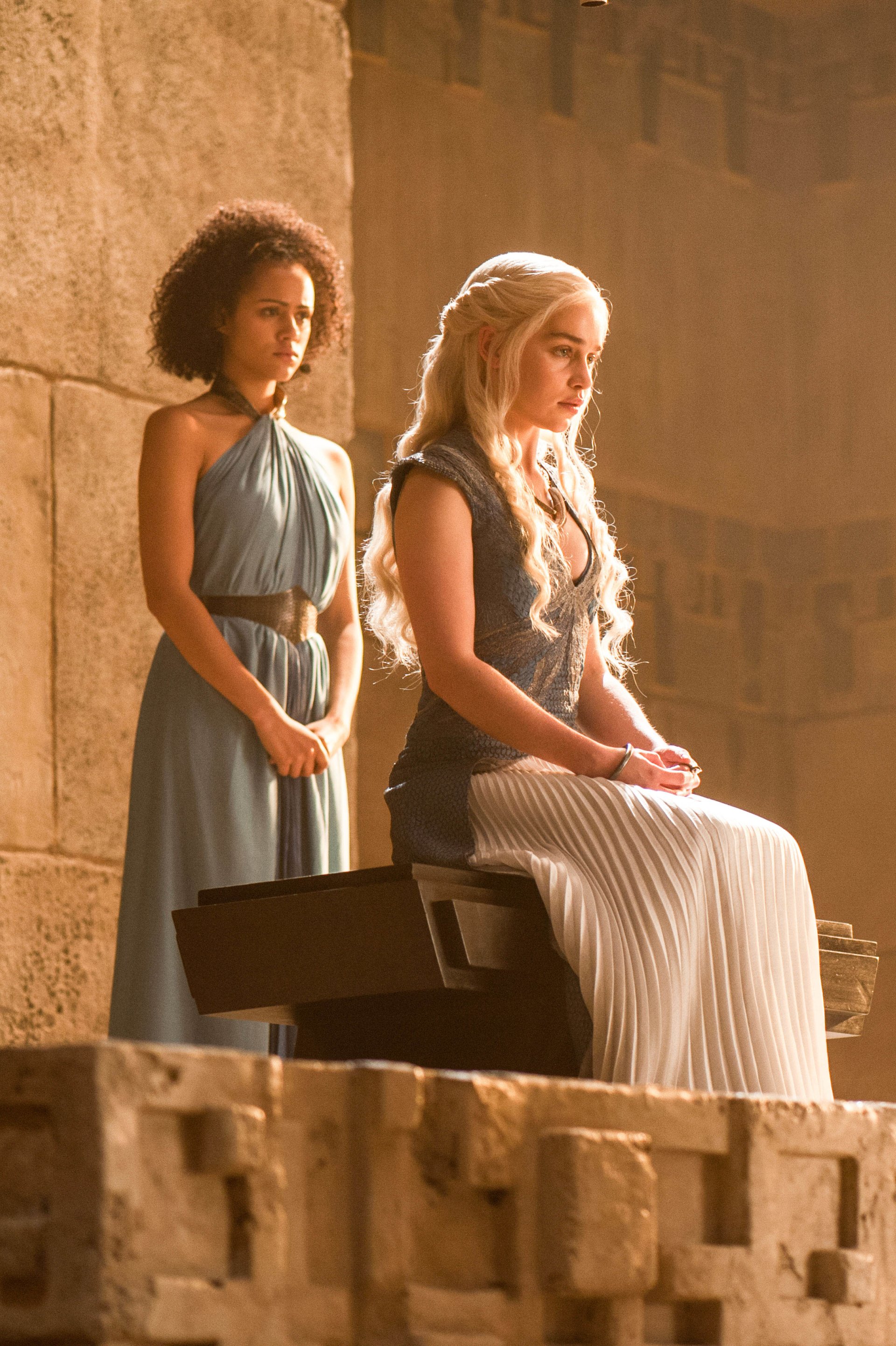 Nathalie Emmanuel Emilia Clarke Missandei (Game Of Thrones) Daenerys Targaryen TV Show Game Of Thrones Image