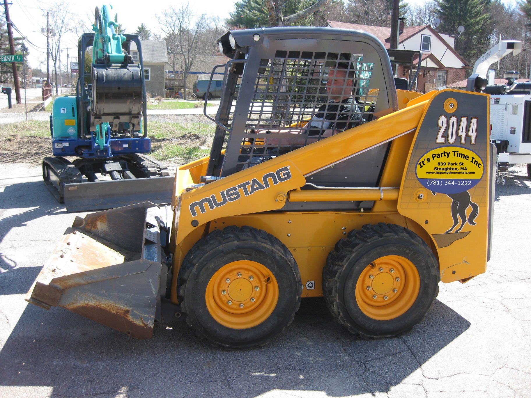 bobcat vehicle mustang skid steer Image