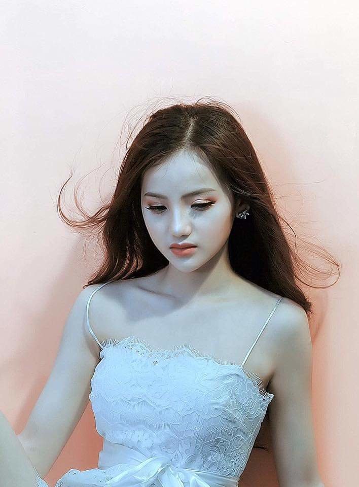 woman Ngọc Trinh Image