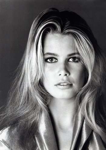 2 Claudia Schiffer Pictures - Image Abyss