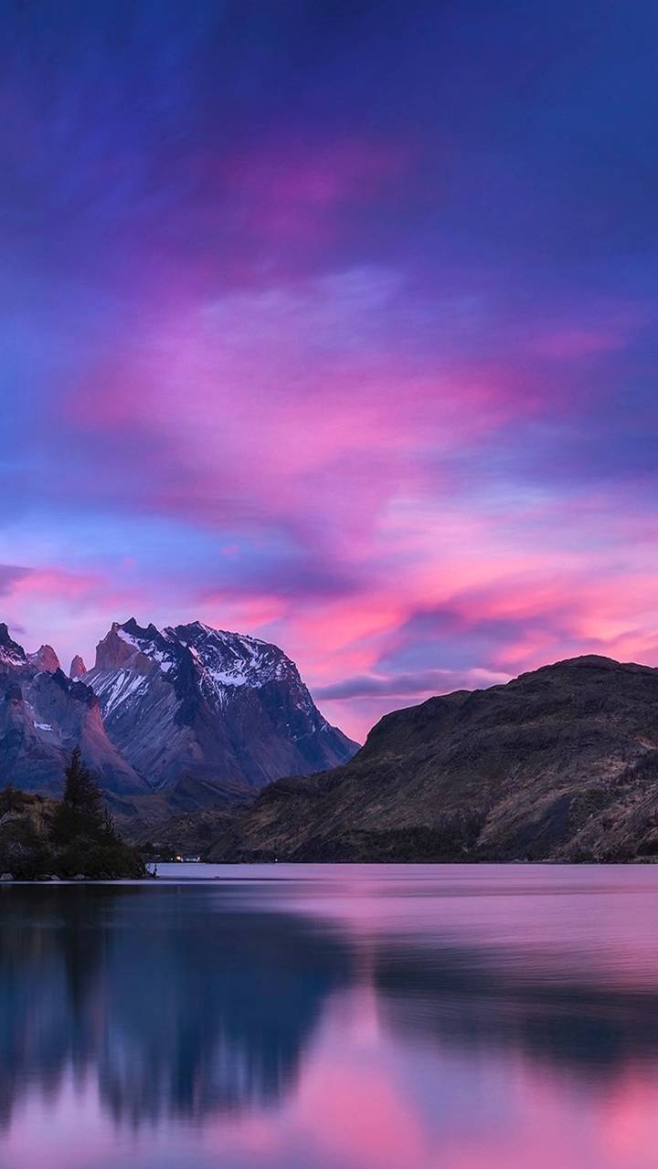 Purple Sunset over the Mountains - Image Abyss