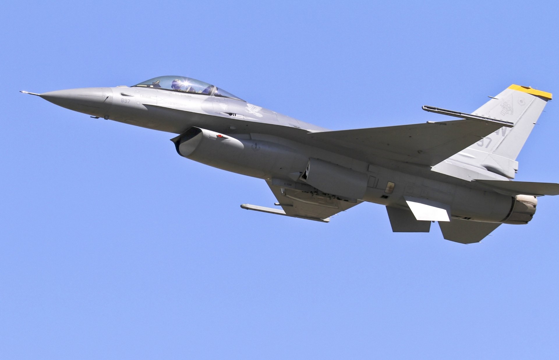  F-16 Fighting Falcon | Lockheed Martin