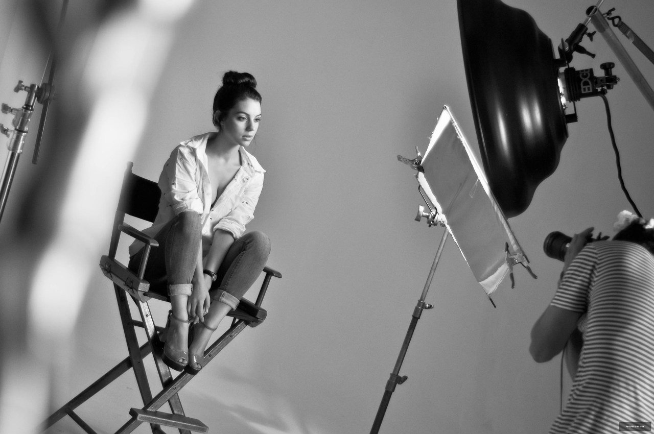 Celebrity Adelaide Kane Image