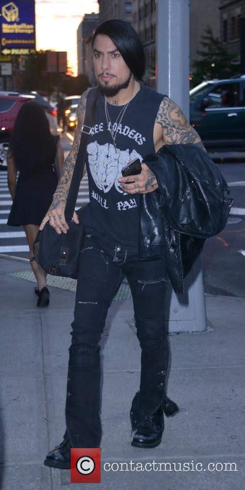 Dave Navarro's latest fashion trends