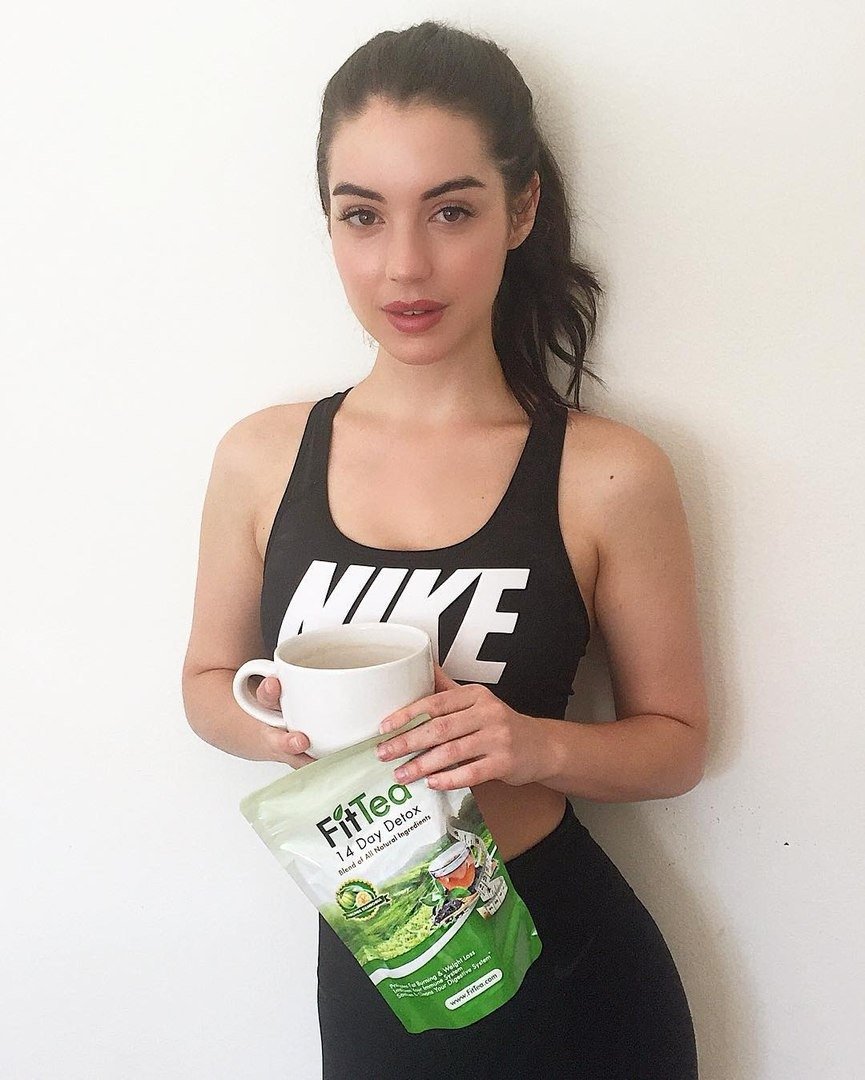 Celebrity Adelaide Kane Image