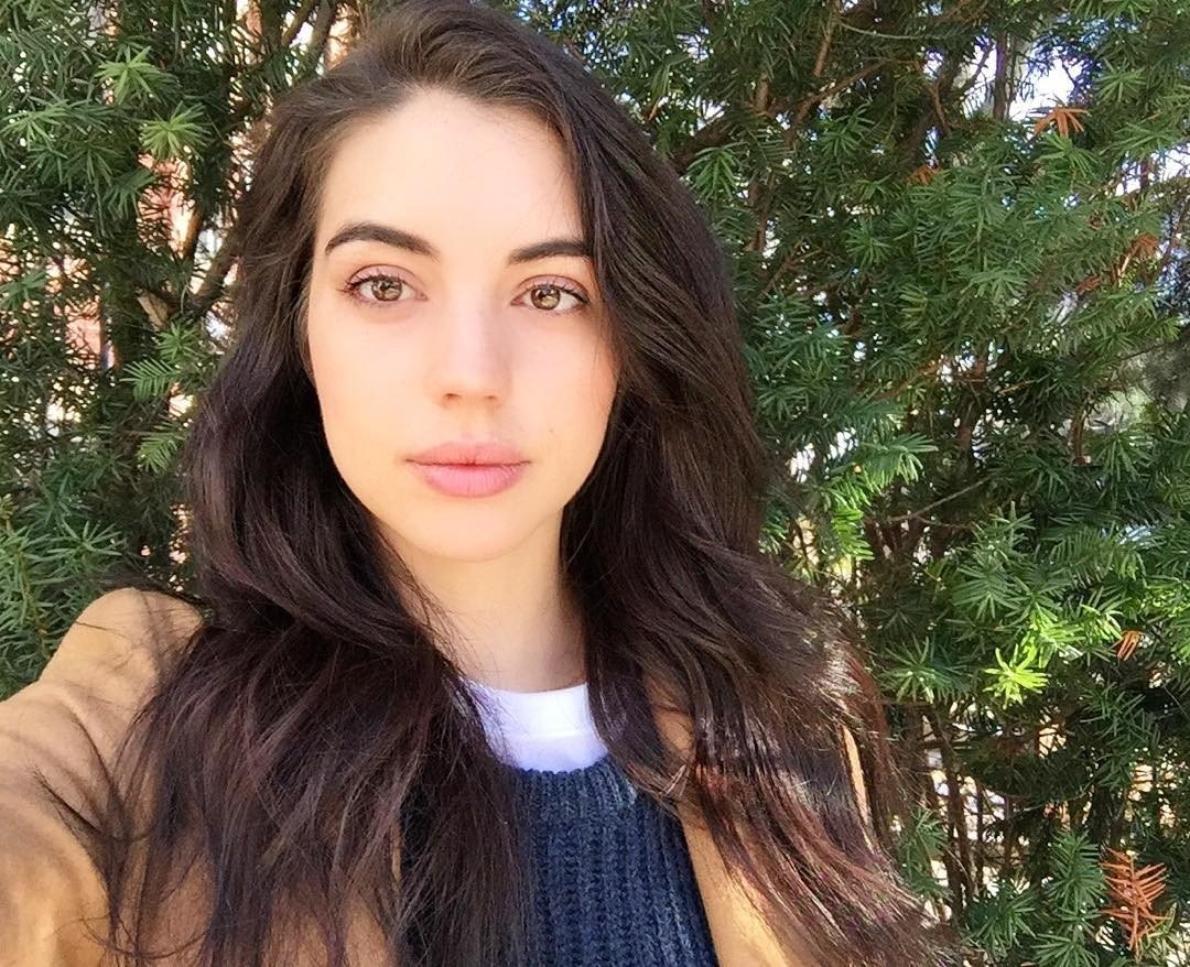 Celebrity Adelaide Kane Image