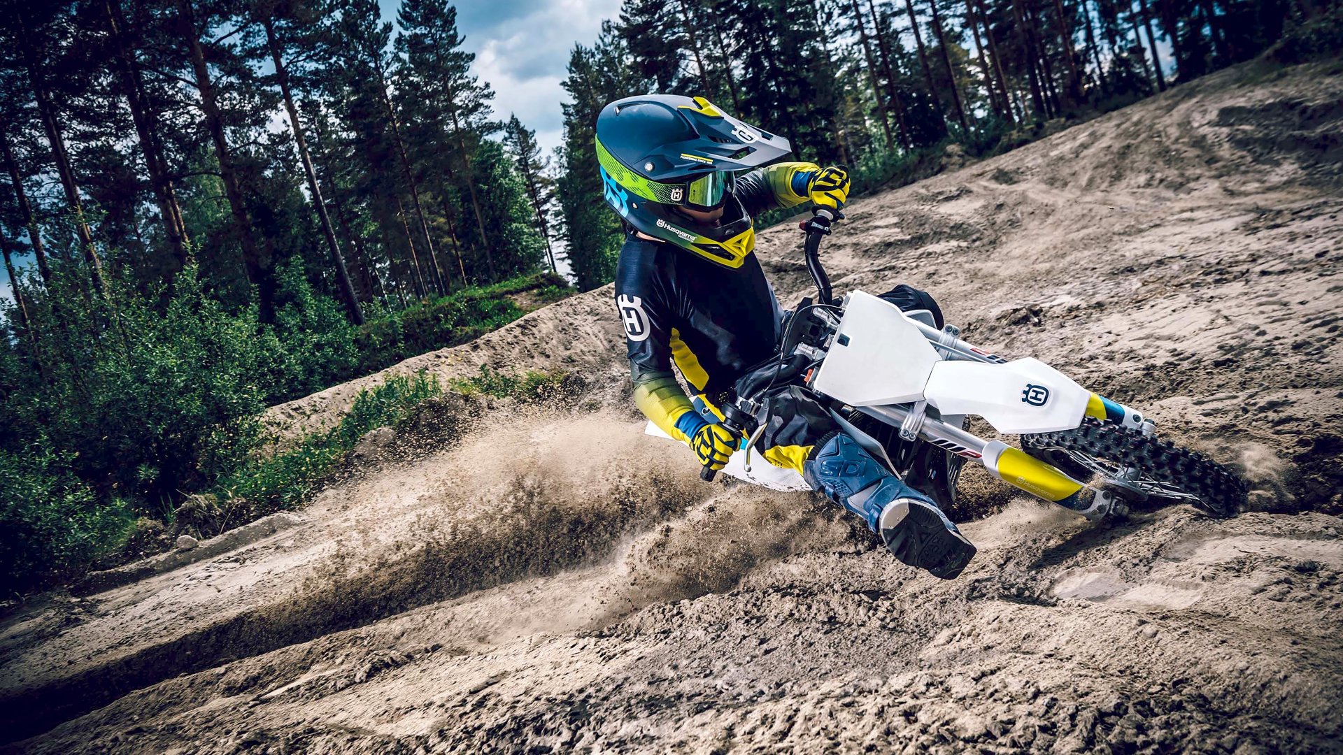 Husqvarna Motorcycles - Desktop Wallpapers, Phone Wallpaper, PFP, Gifs ...