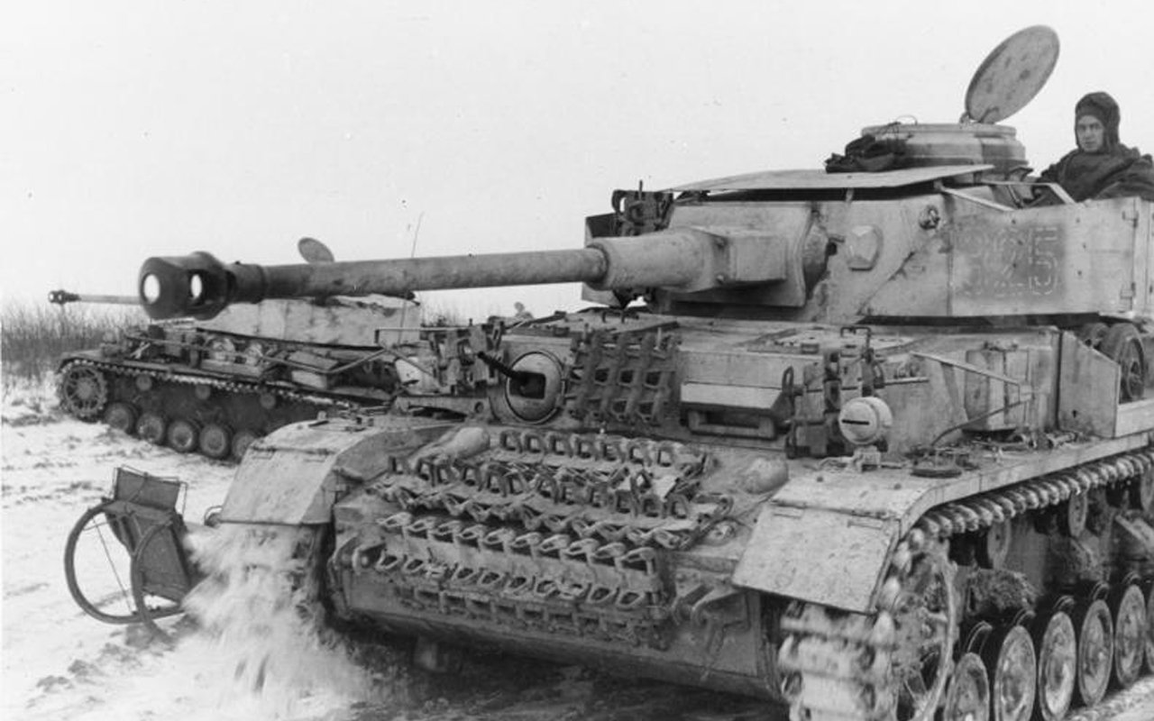  Two German Panzer IV with a long 75mm Gun.