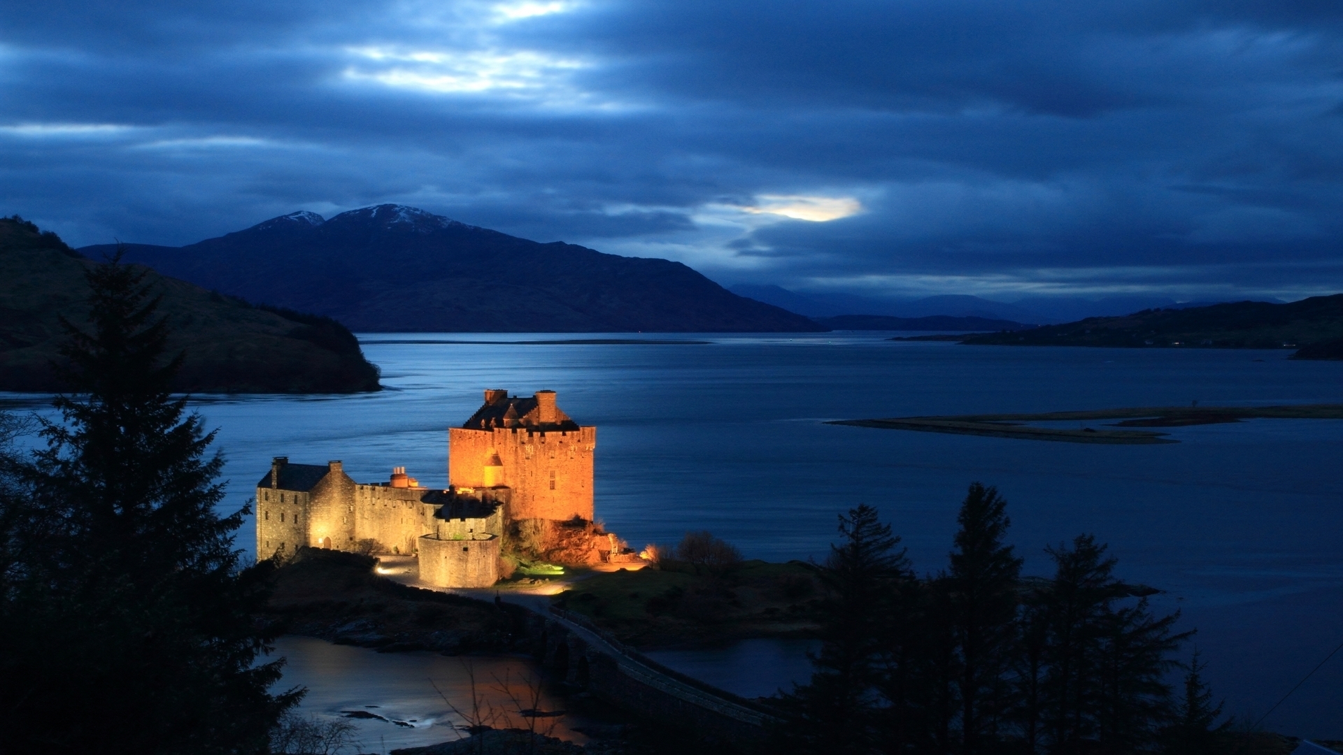 Eilean Donan Castle Picture