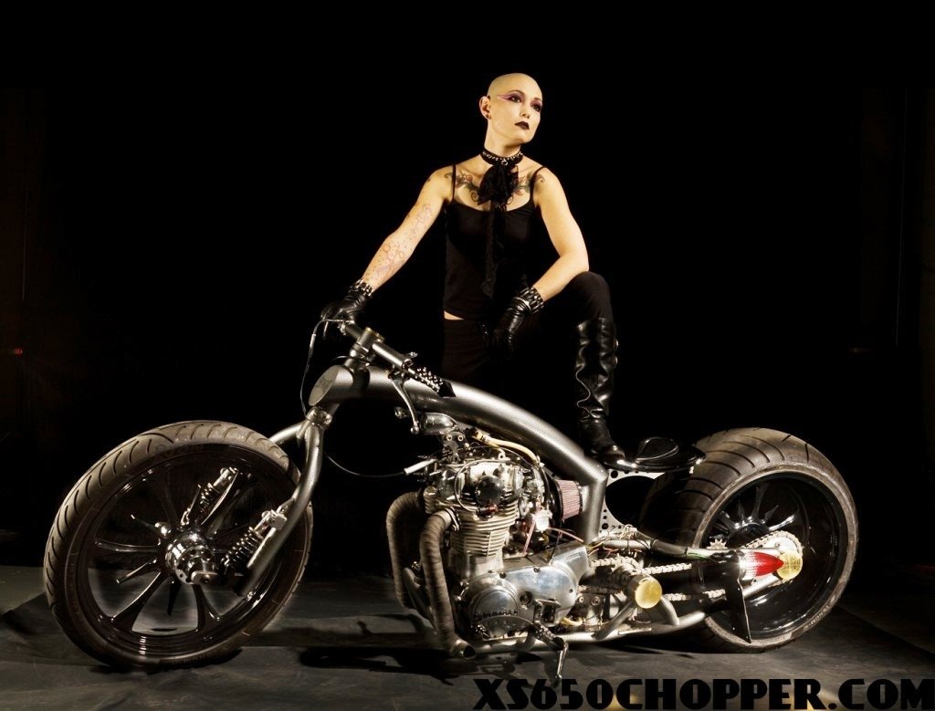 woman Girls & Motorcycles Image