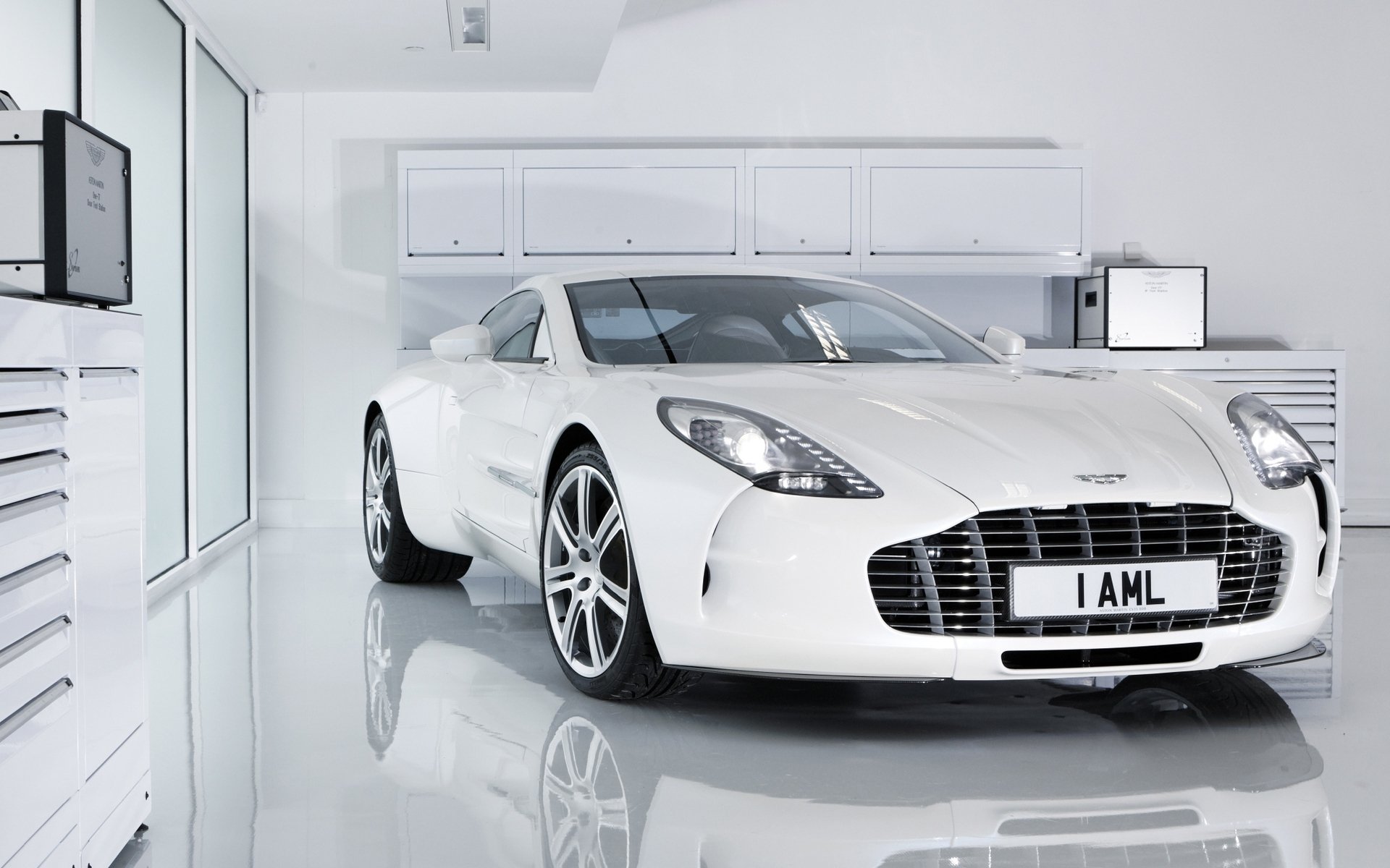 Download Vehicle Aston Martin Image