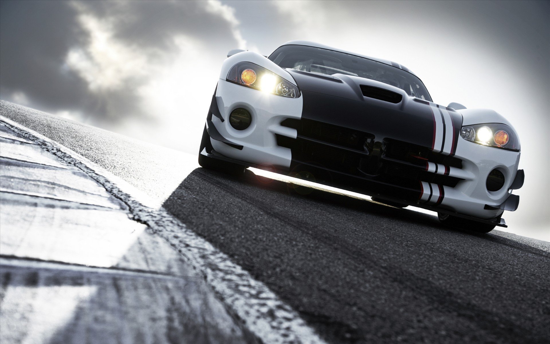 vehicle Dodge SRT Viper GTS Image