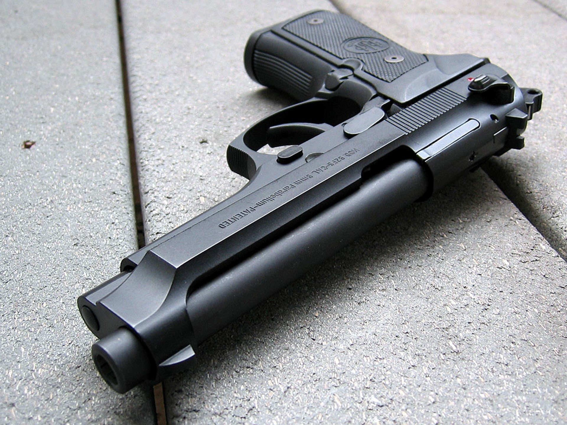  Gun