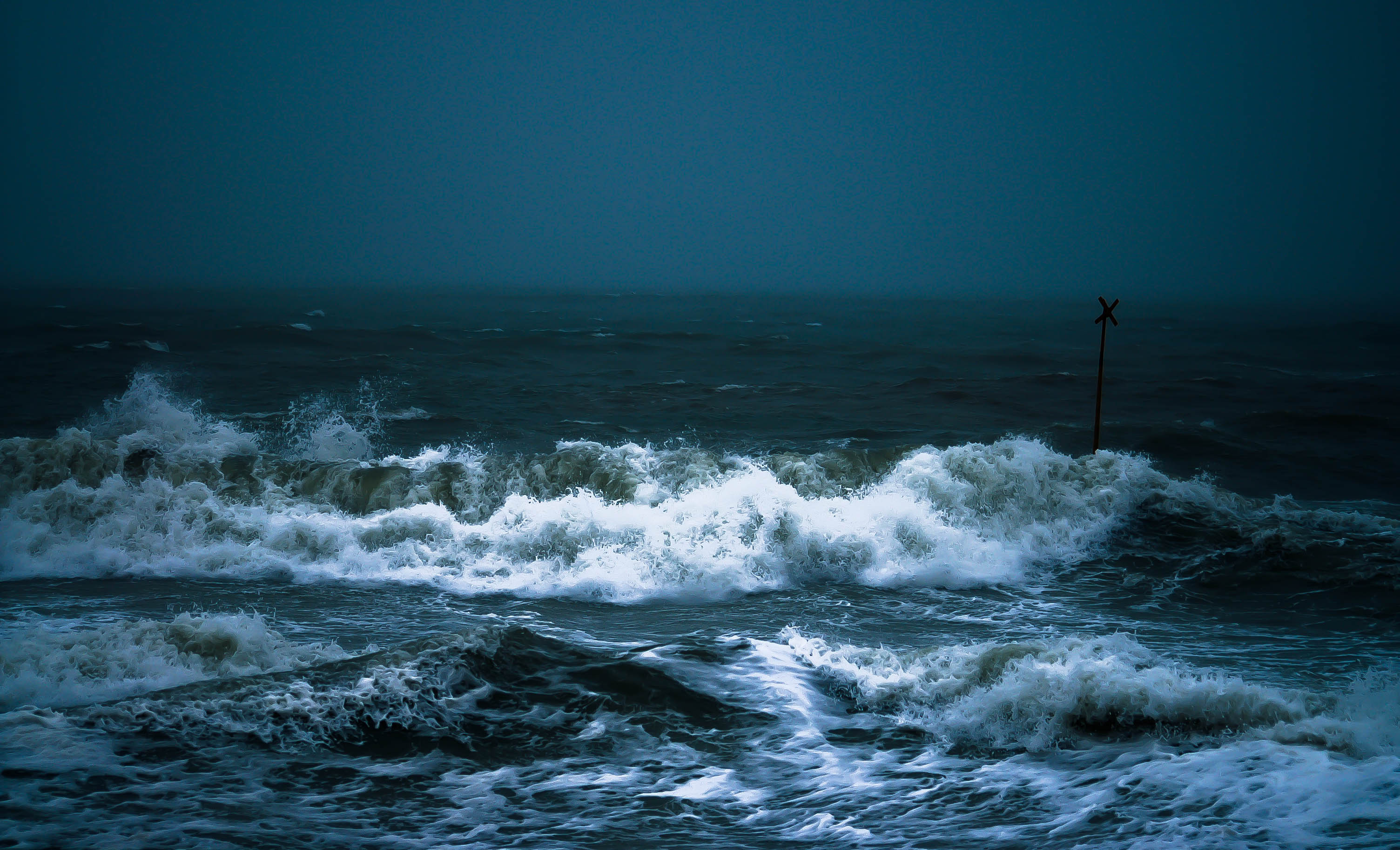 Юстина kopania копаня художник. Живопись юстина копаня. Spectrum of the seas лайнер. Бушующее море. Lost at sea стиль.