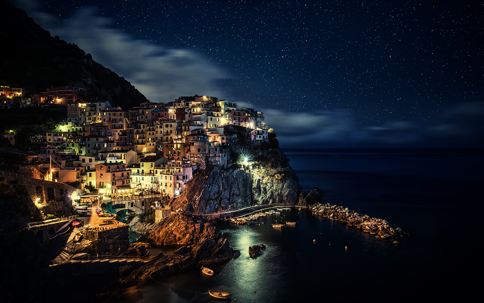 Manarola Night - Image Abyss