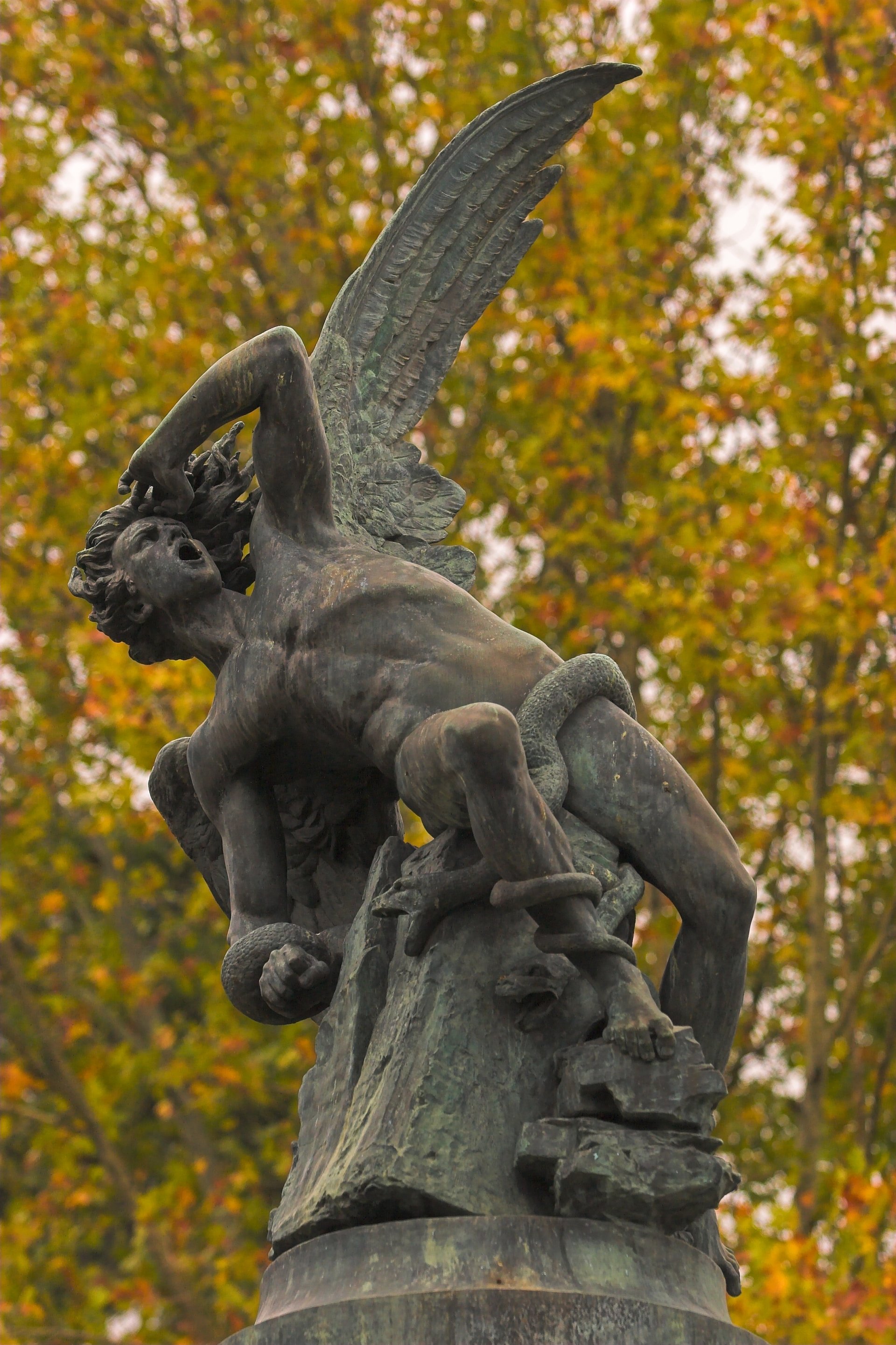 man made statue Image