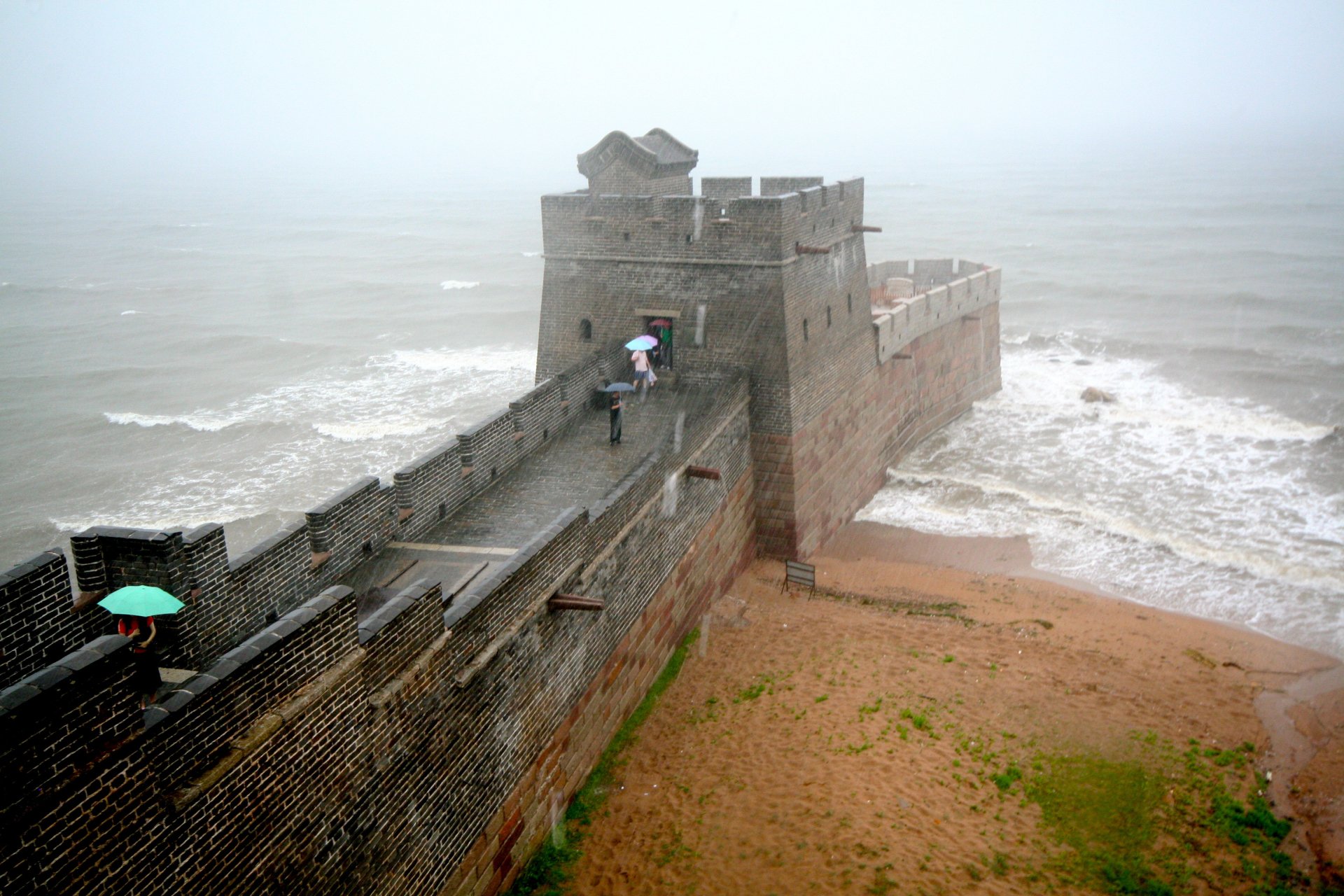  The end of the great wall of China