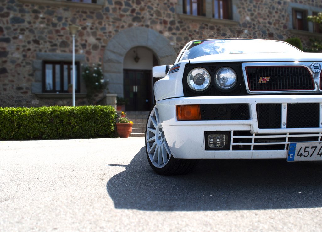 vehicle Lancia Delta HF Intergrale Image