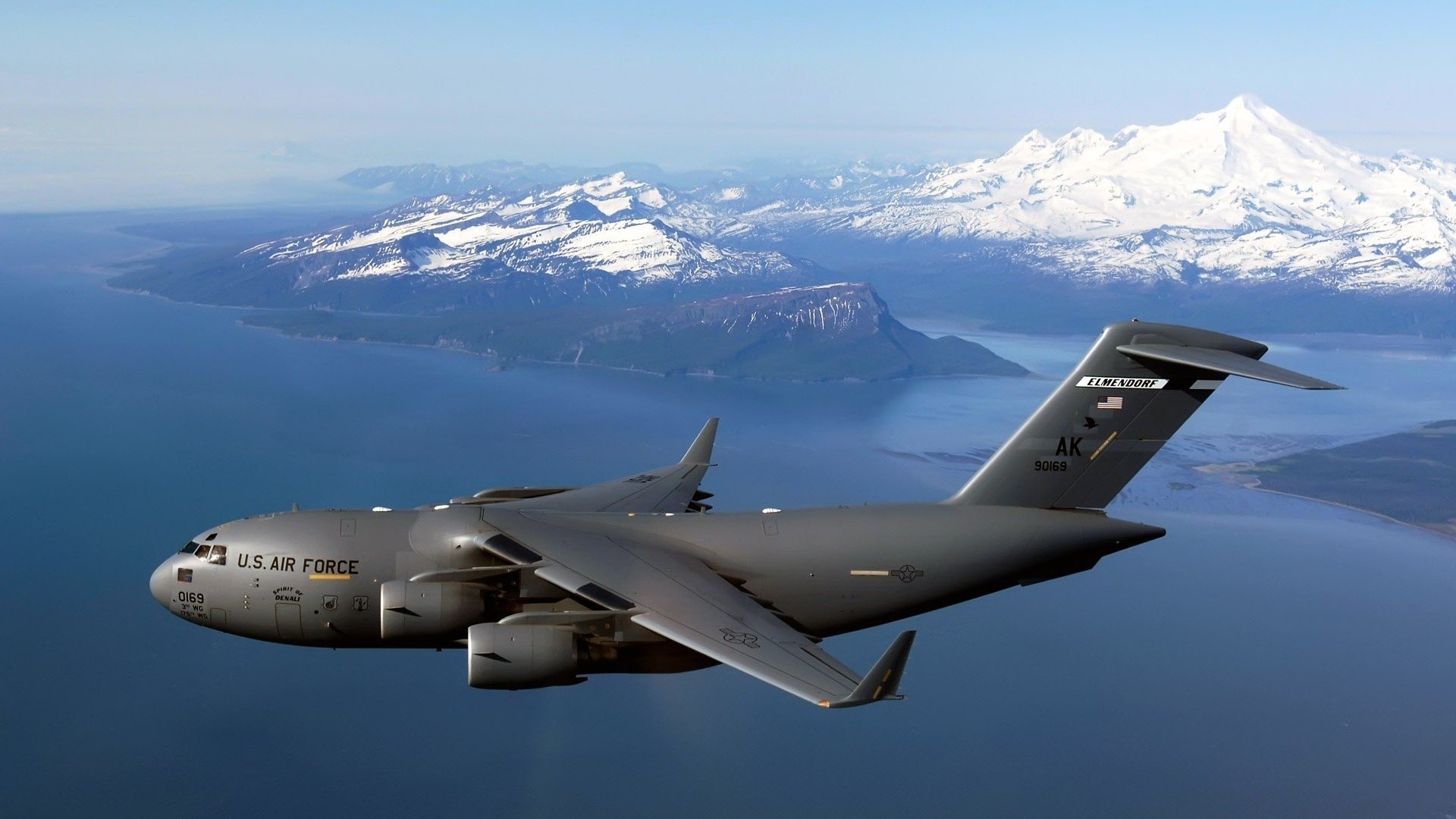 Download Military Boeing C-17 Globemaster III Image