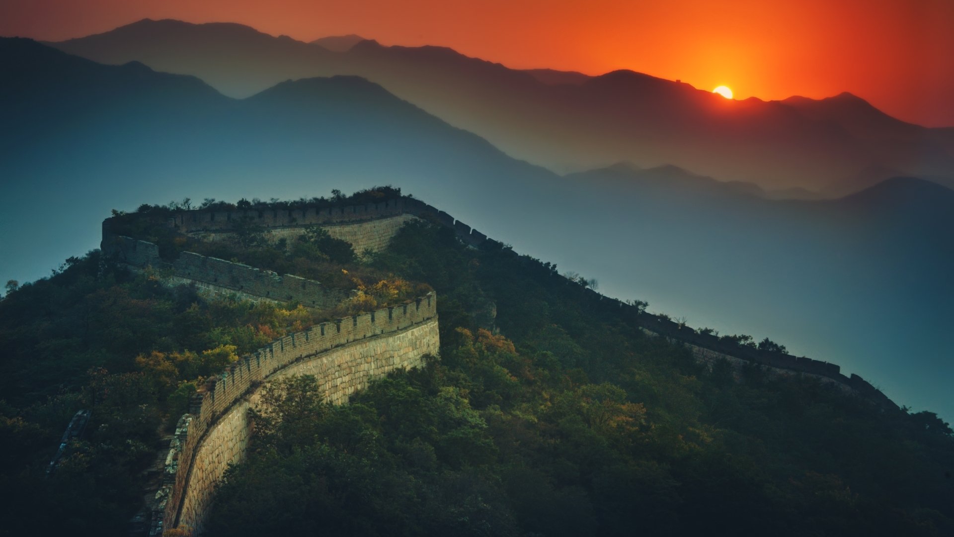  The Great Wall Stretches Across the Sunset
