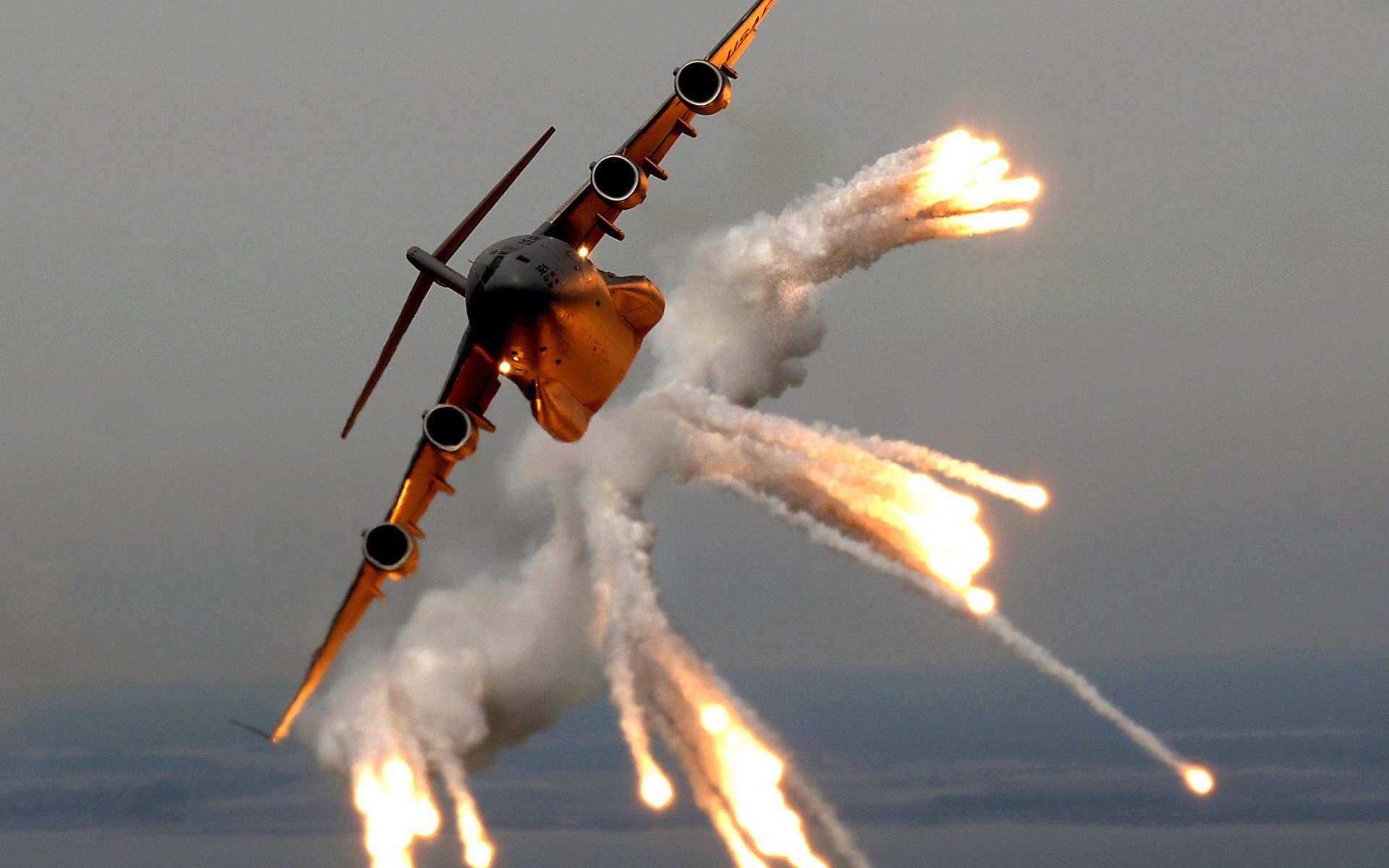 military Boeing C-17 Globemaster III Image