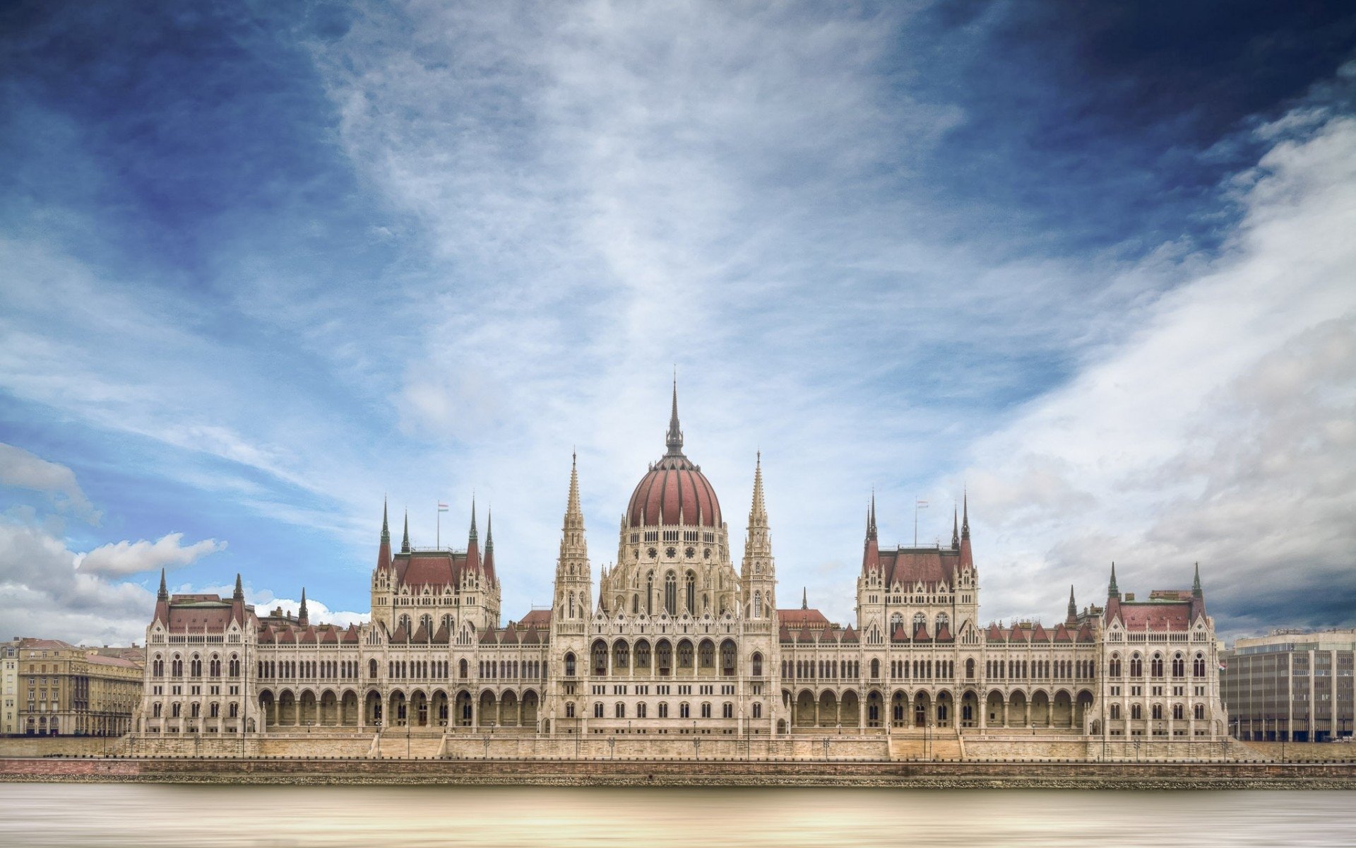 Download Man Made Hungarian Parliament Building Image