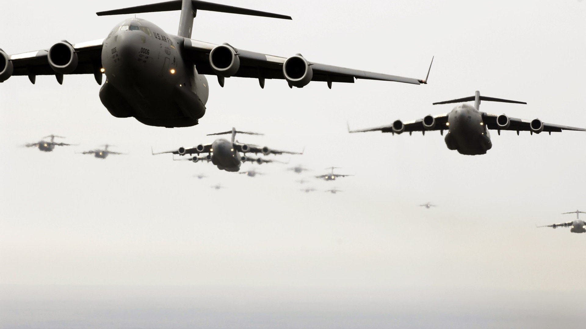 military Boeing C-17 Globemaster III Image