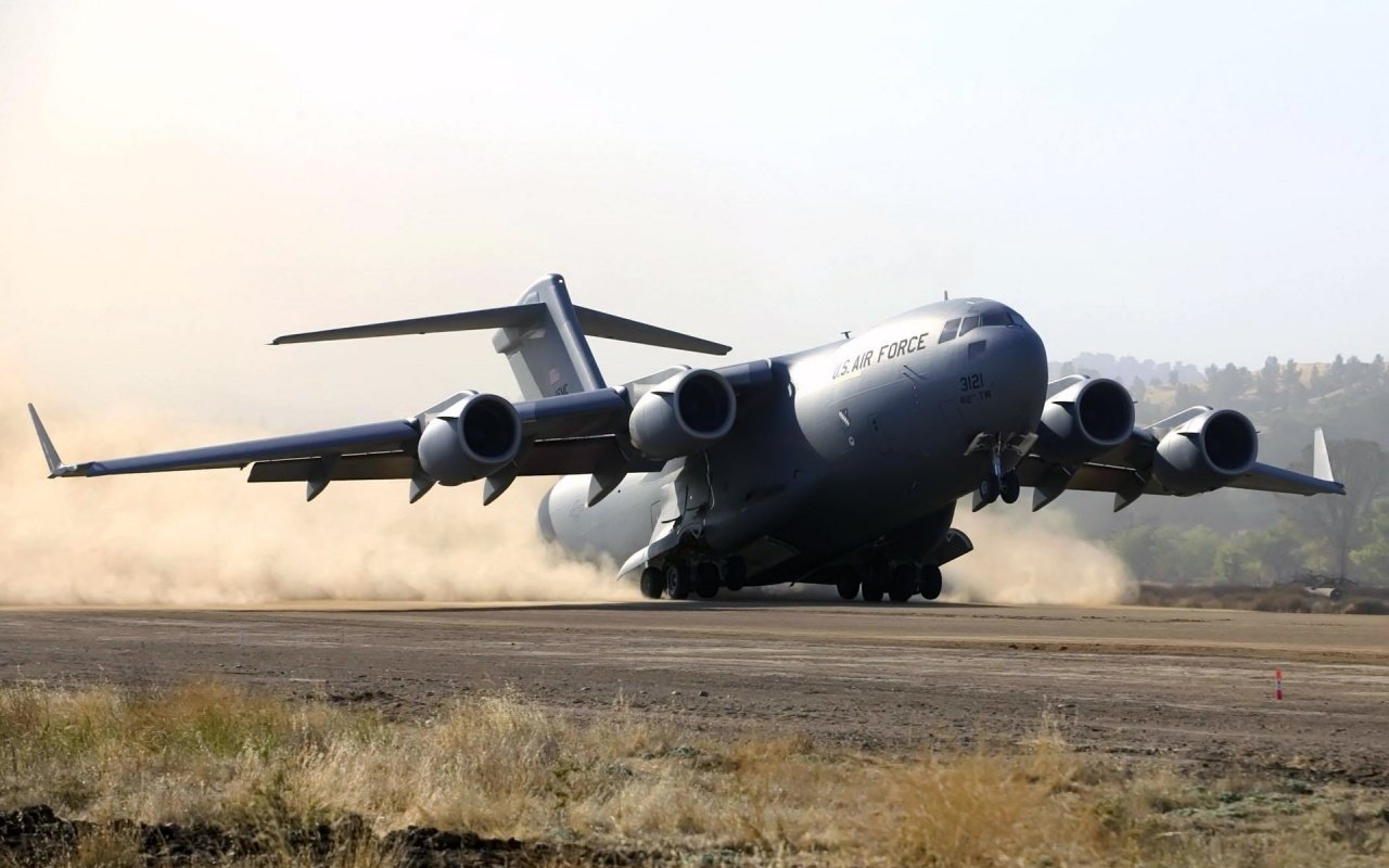 military Boeing C-17 Globemaster III Image