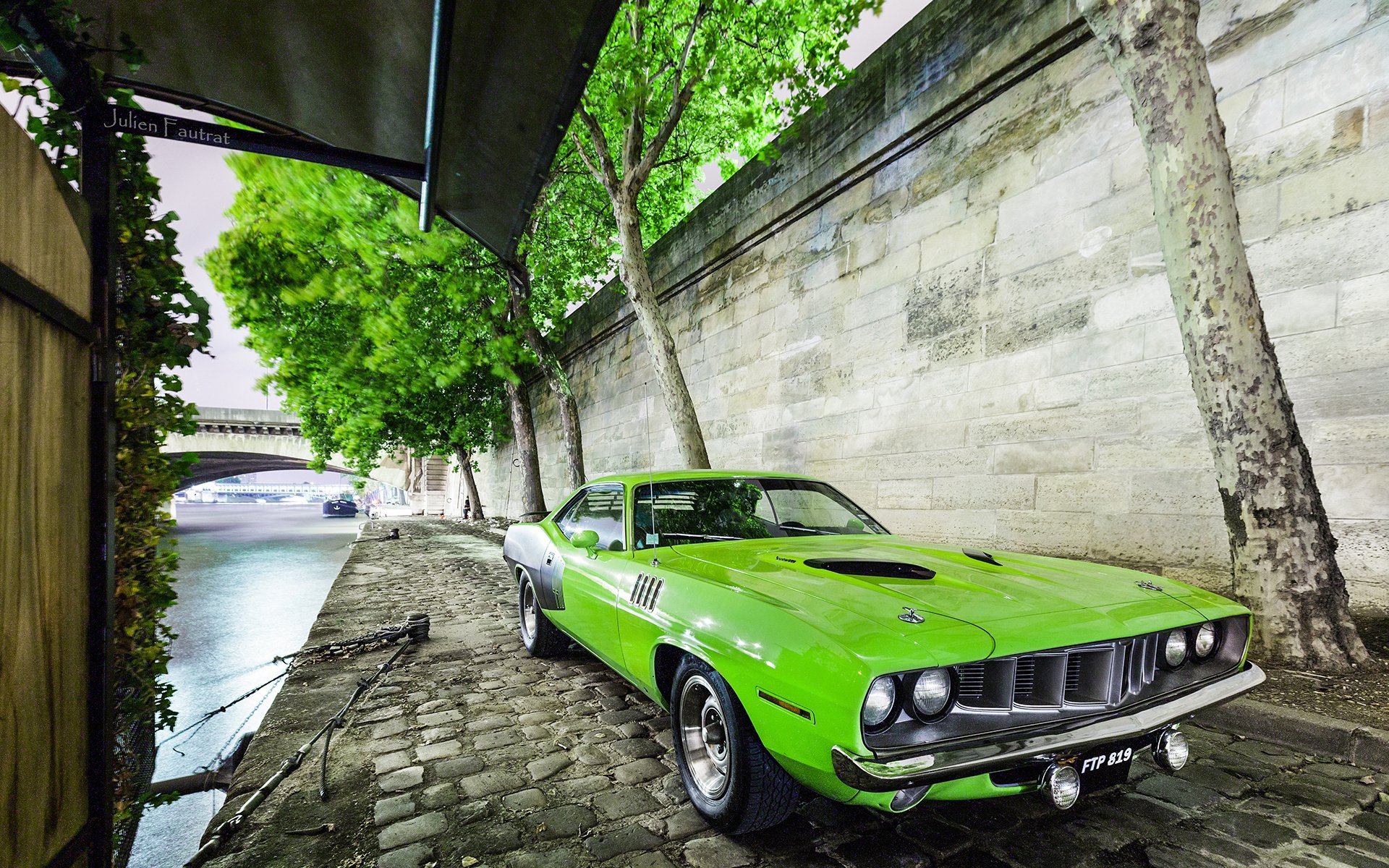 Download Vehicle Plymouth Barracuda Image