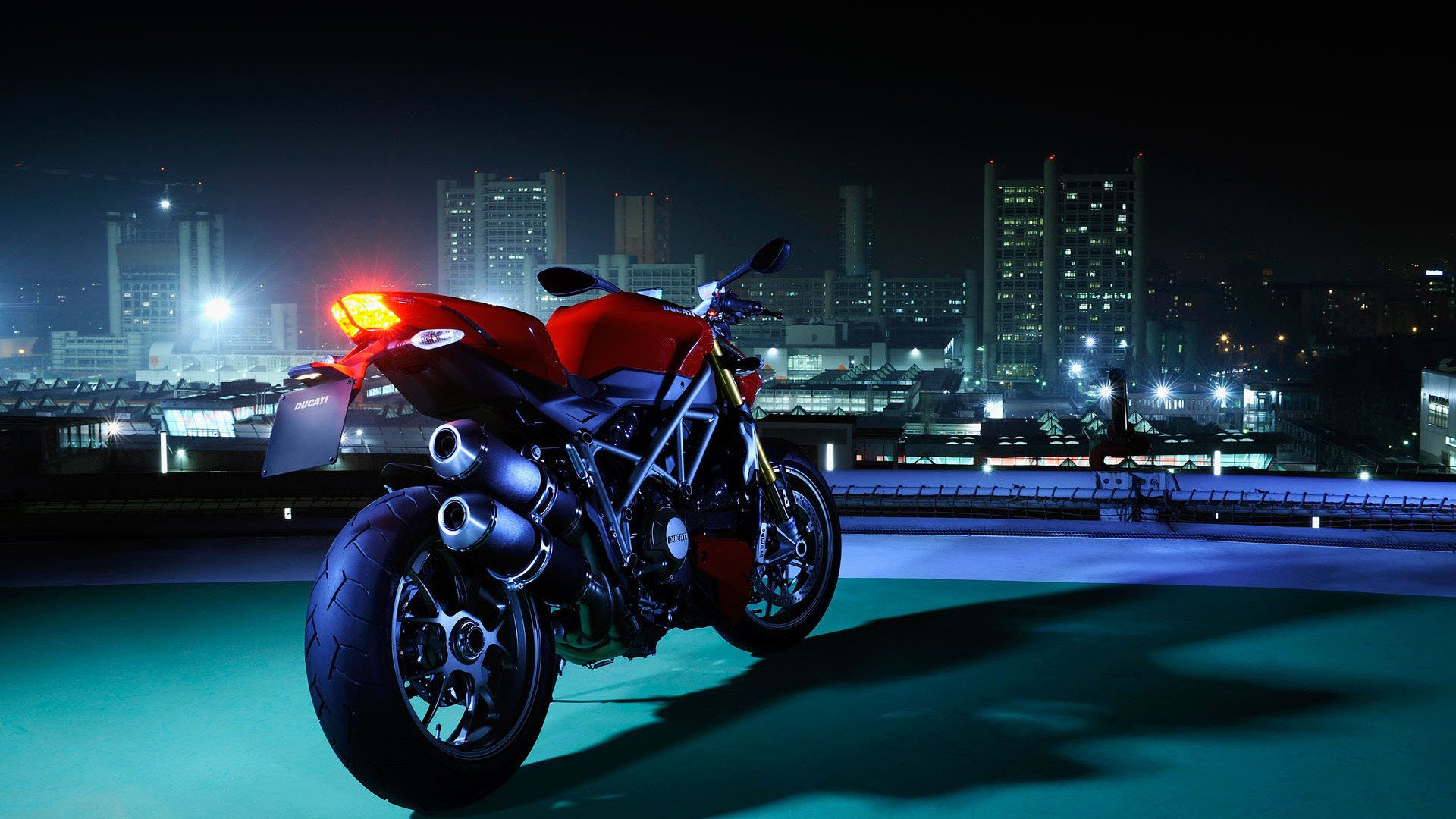 Download Vehicle Ducati Streetfighter Image