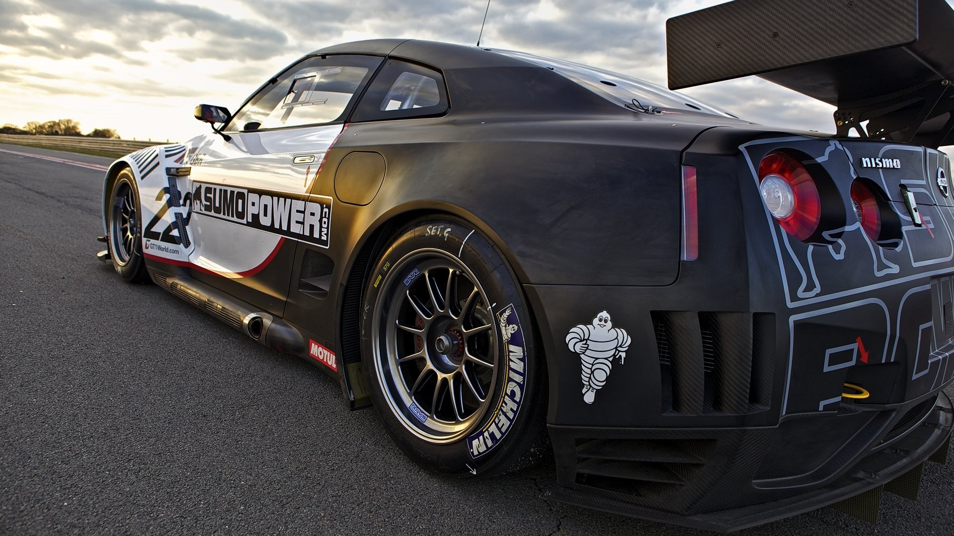 vehicle Nissan Skyline Image