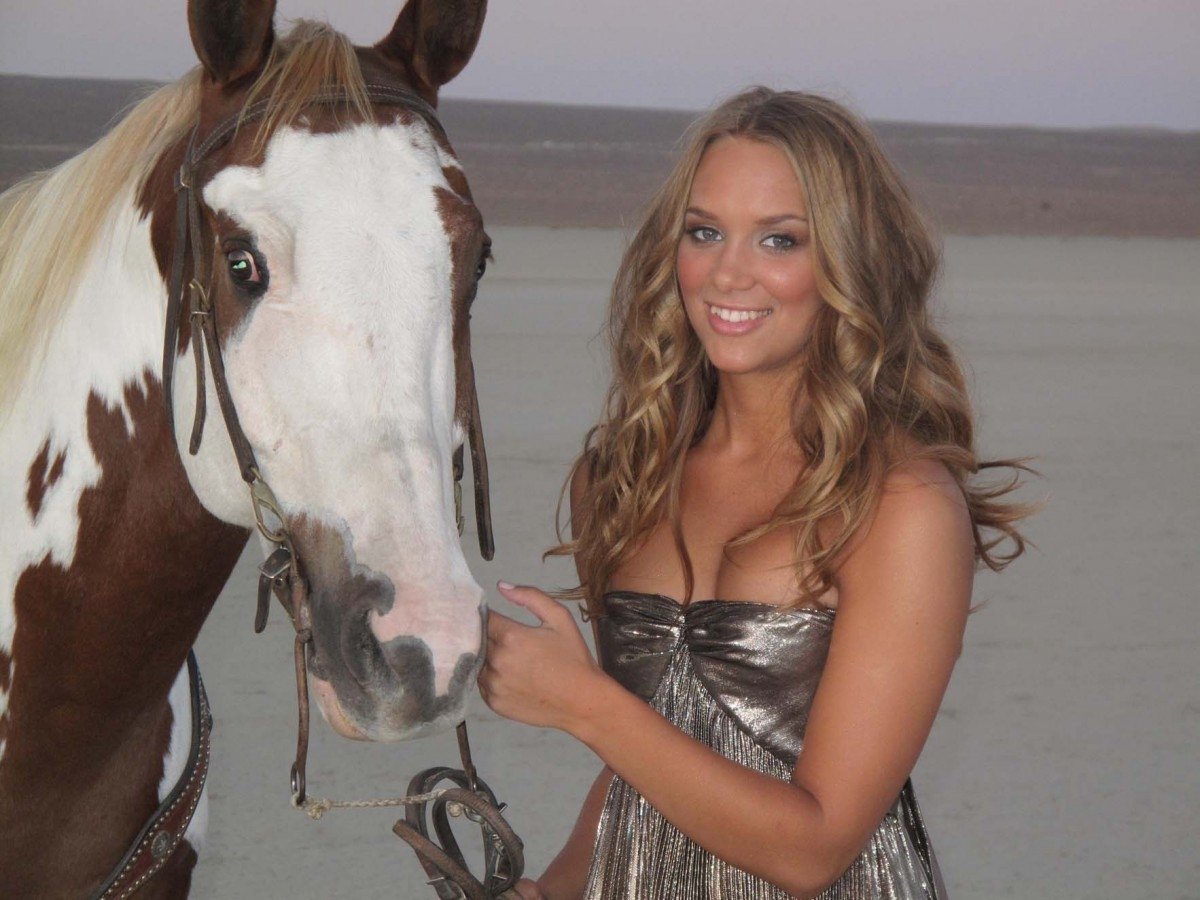 woman Agnes Carlsson Image