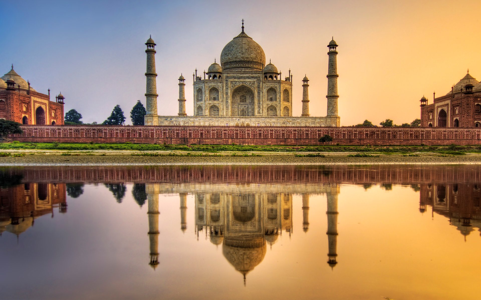 man made Taj Mahal Image