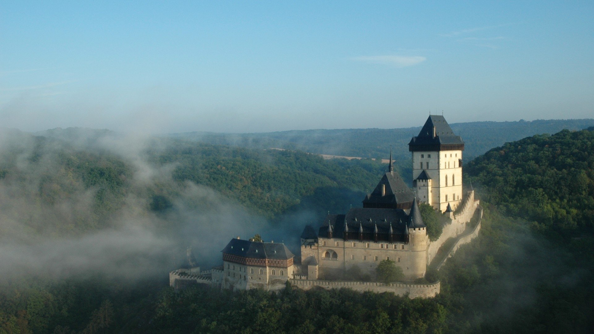 man made Karlštejn Castle Image