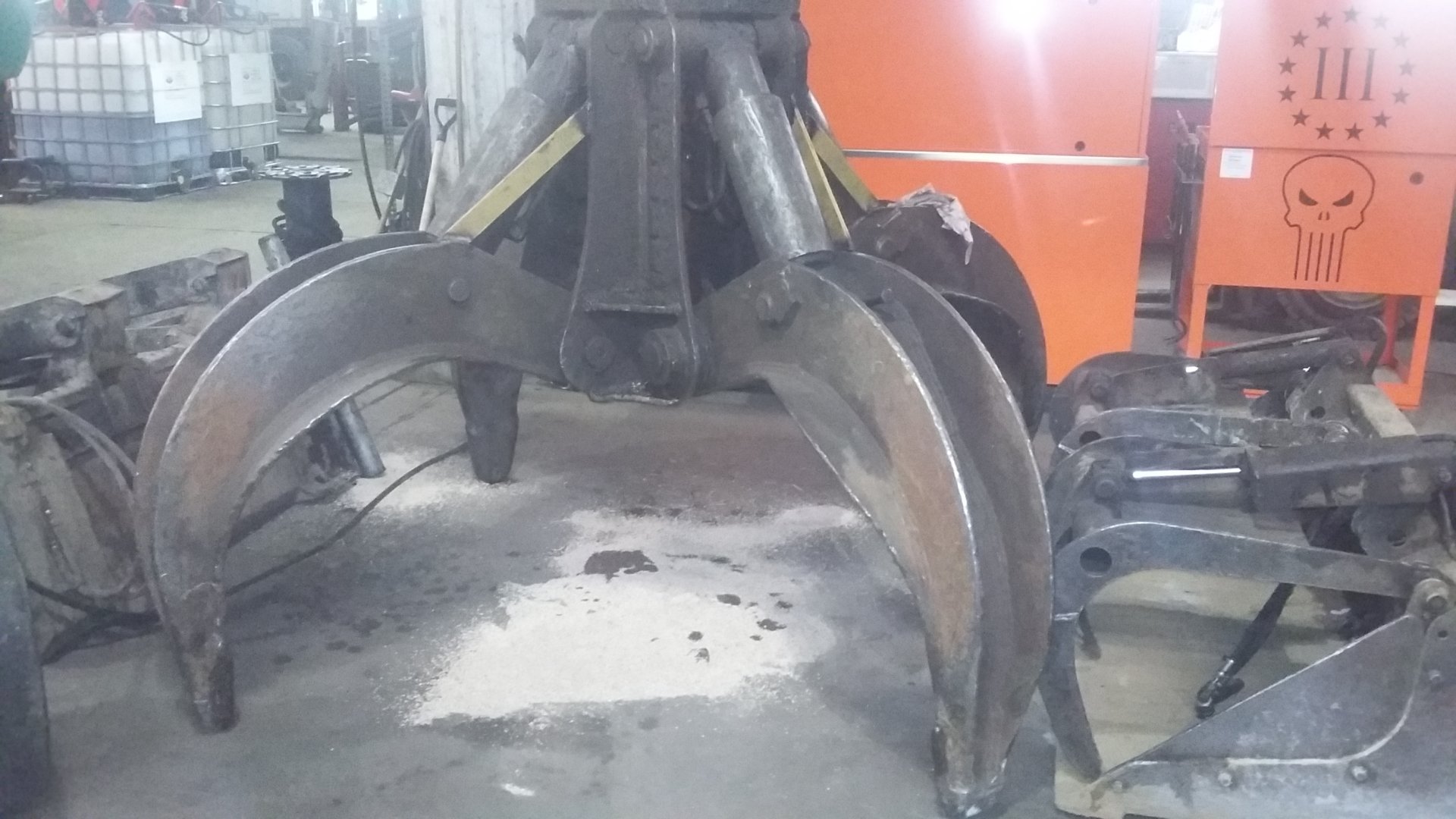 hook man made grapple Image