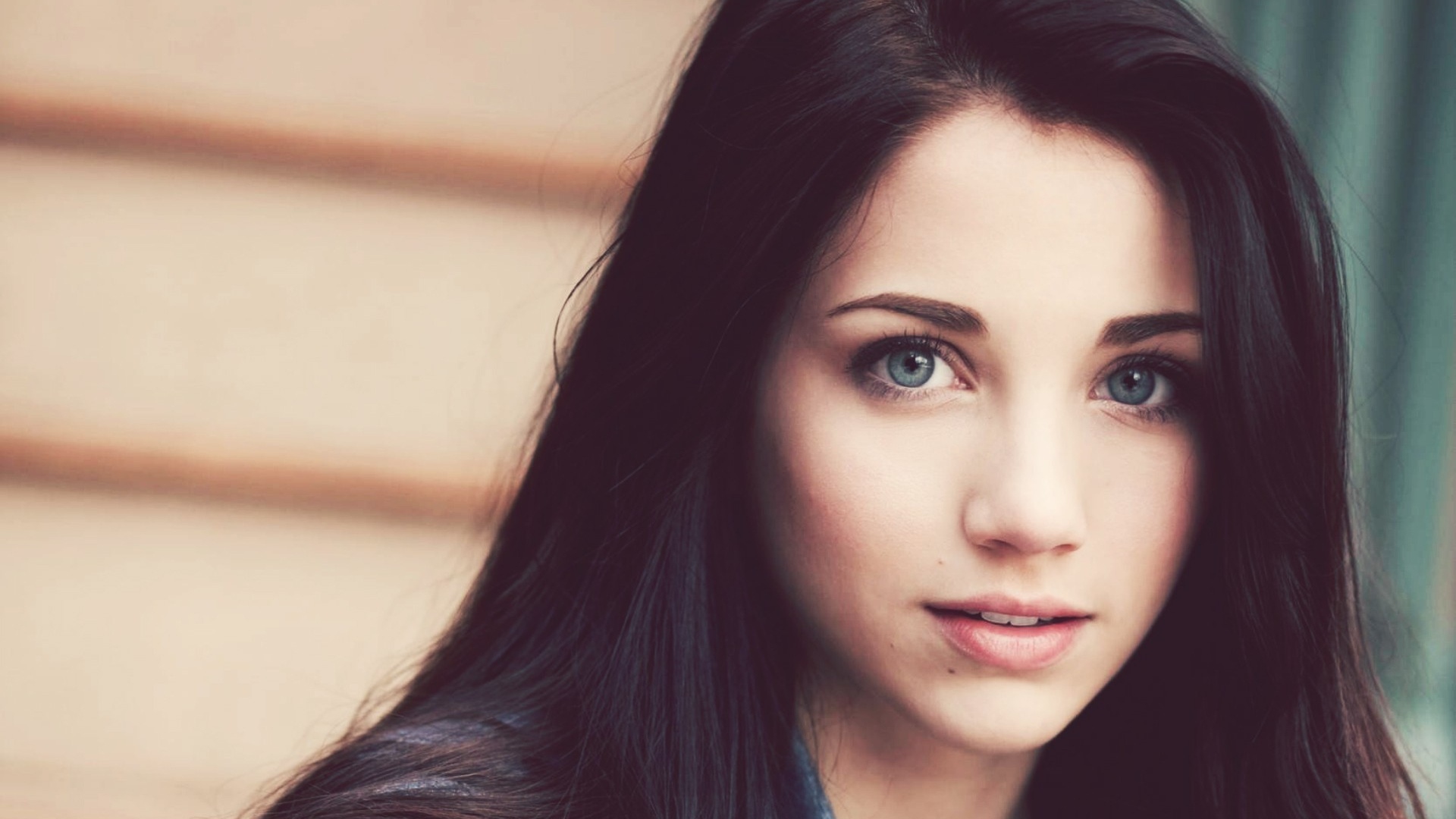 Emily Rudd Picture - Image Abyss