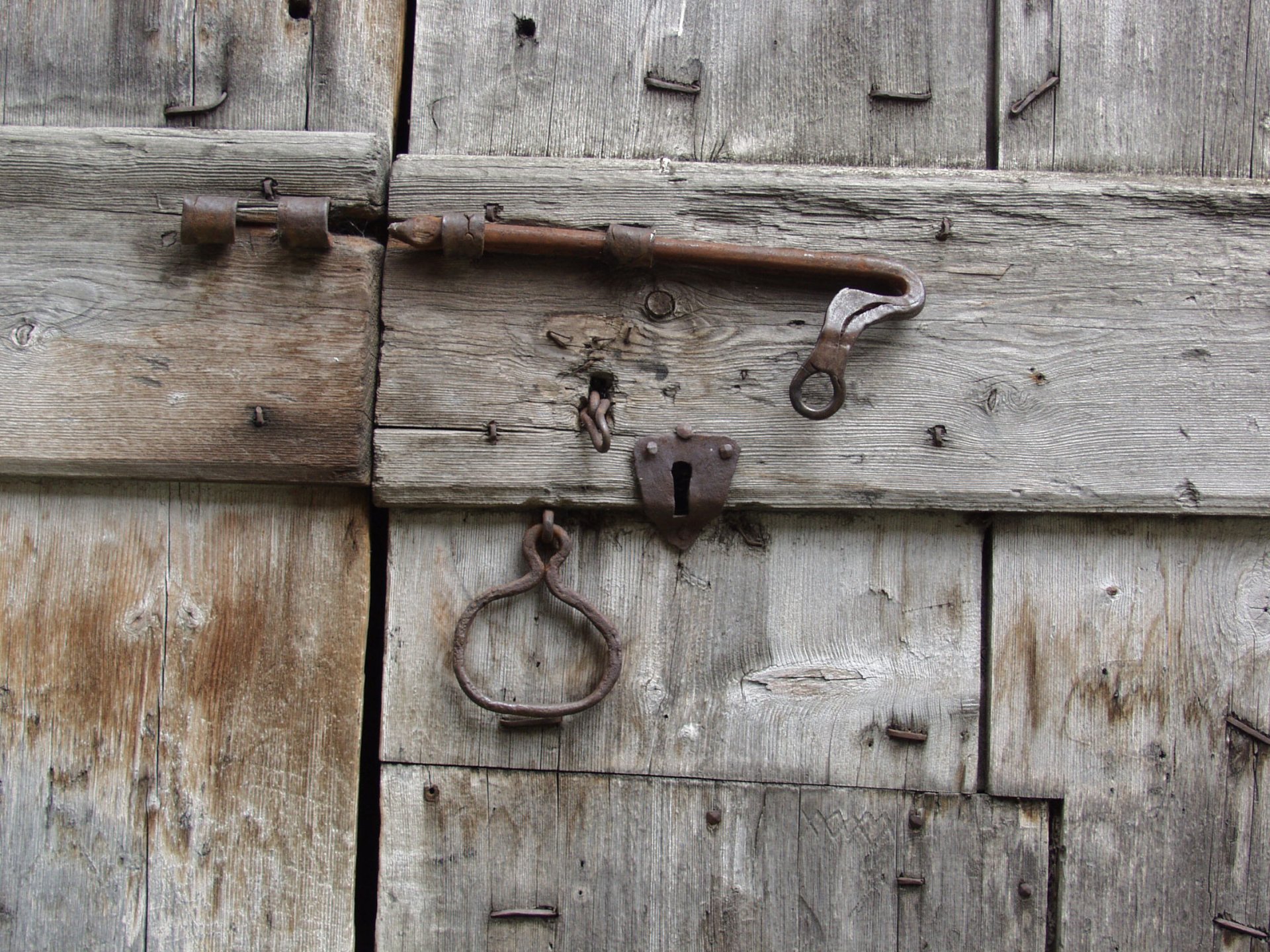  barn door in switzerland